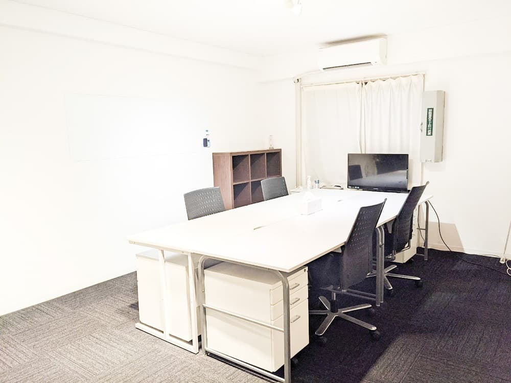 室内:小さいながらも快適に過ごせるスペースです。