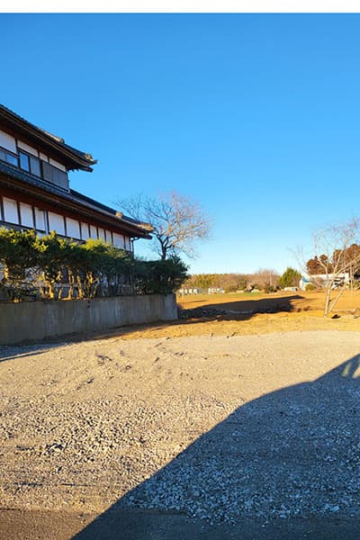 スタジオ北側駐車場(砕石分)奥畑(春菜の花、夏向日葵等)