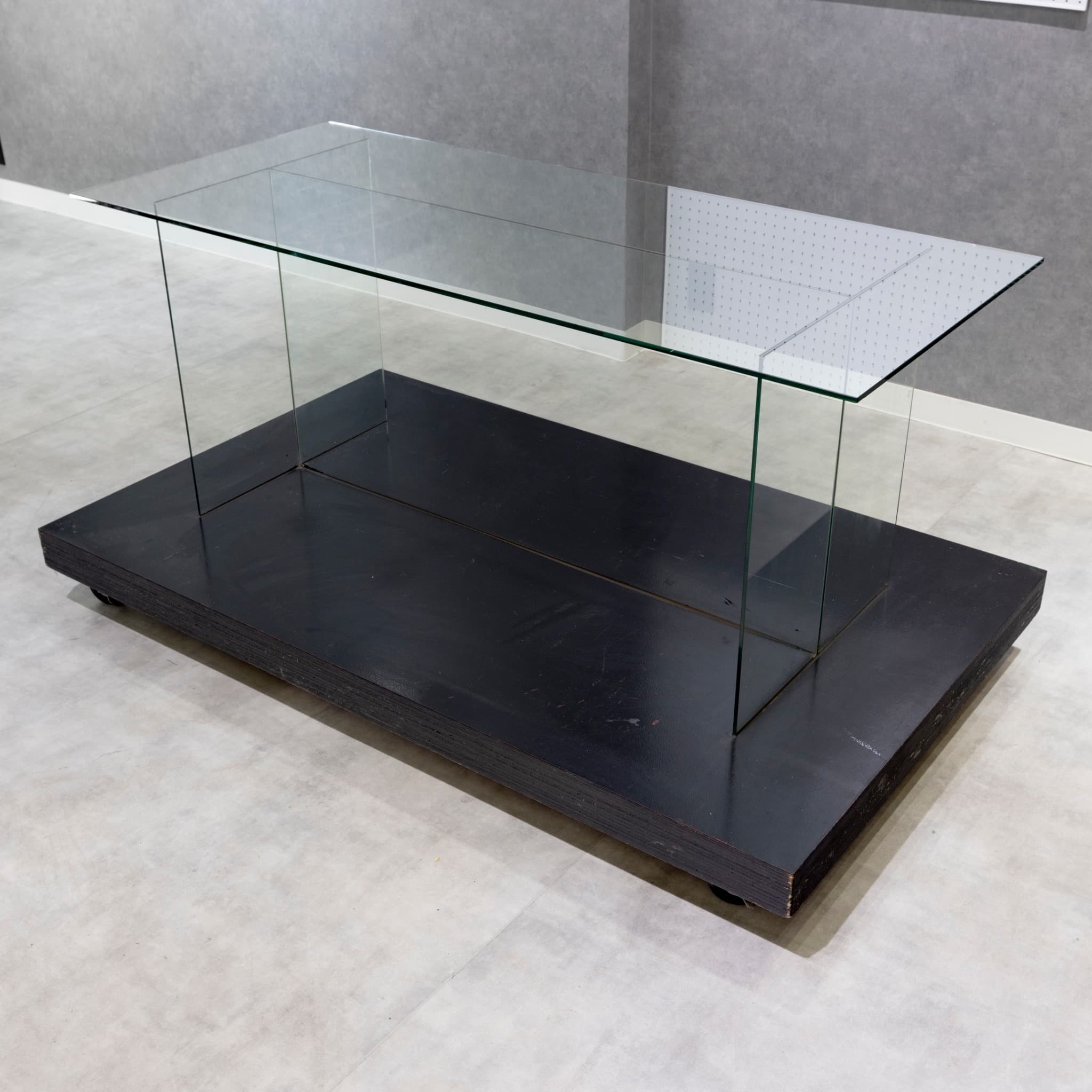 ガラステーブル1