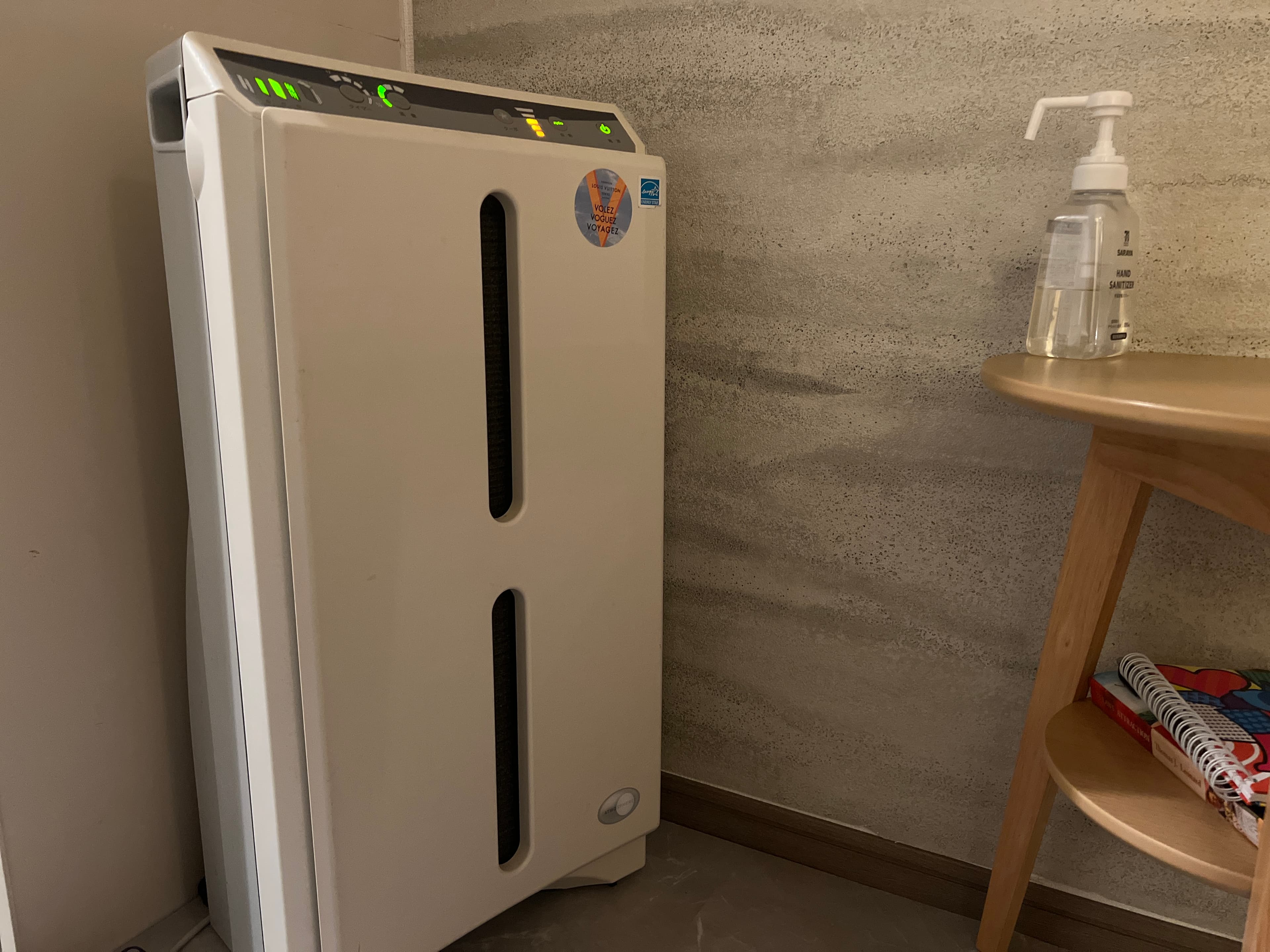 アルコール除菌・空気清浄機導入しています