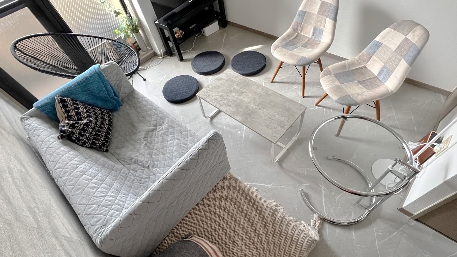 最大8~9人着席可能です