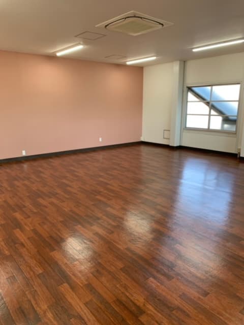 換気用の大きめの窓。