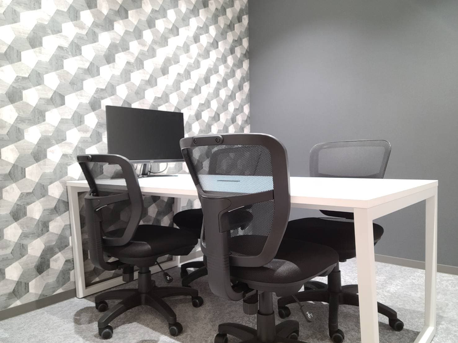 追加料金なしで27インチモニターを利用可能✨