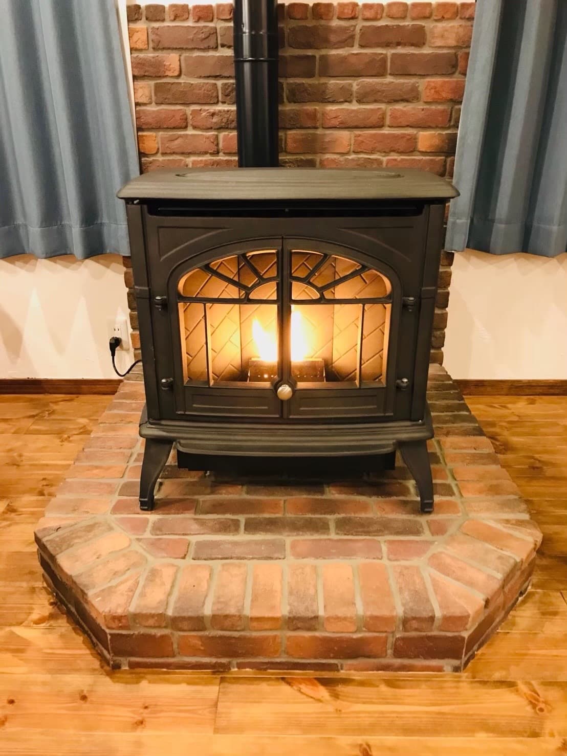 薪ストーブが映えます