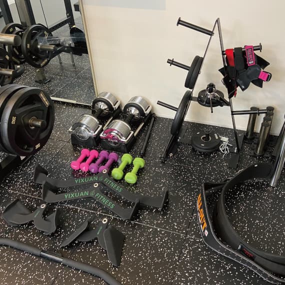 Wi-Fi、フィットネス用品、音響設備、パワーラック等のトレーニング設備など、すべて無料でご利用いただけます。