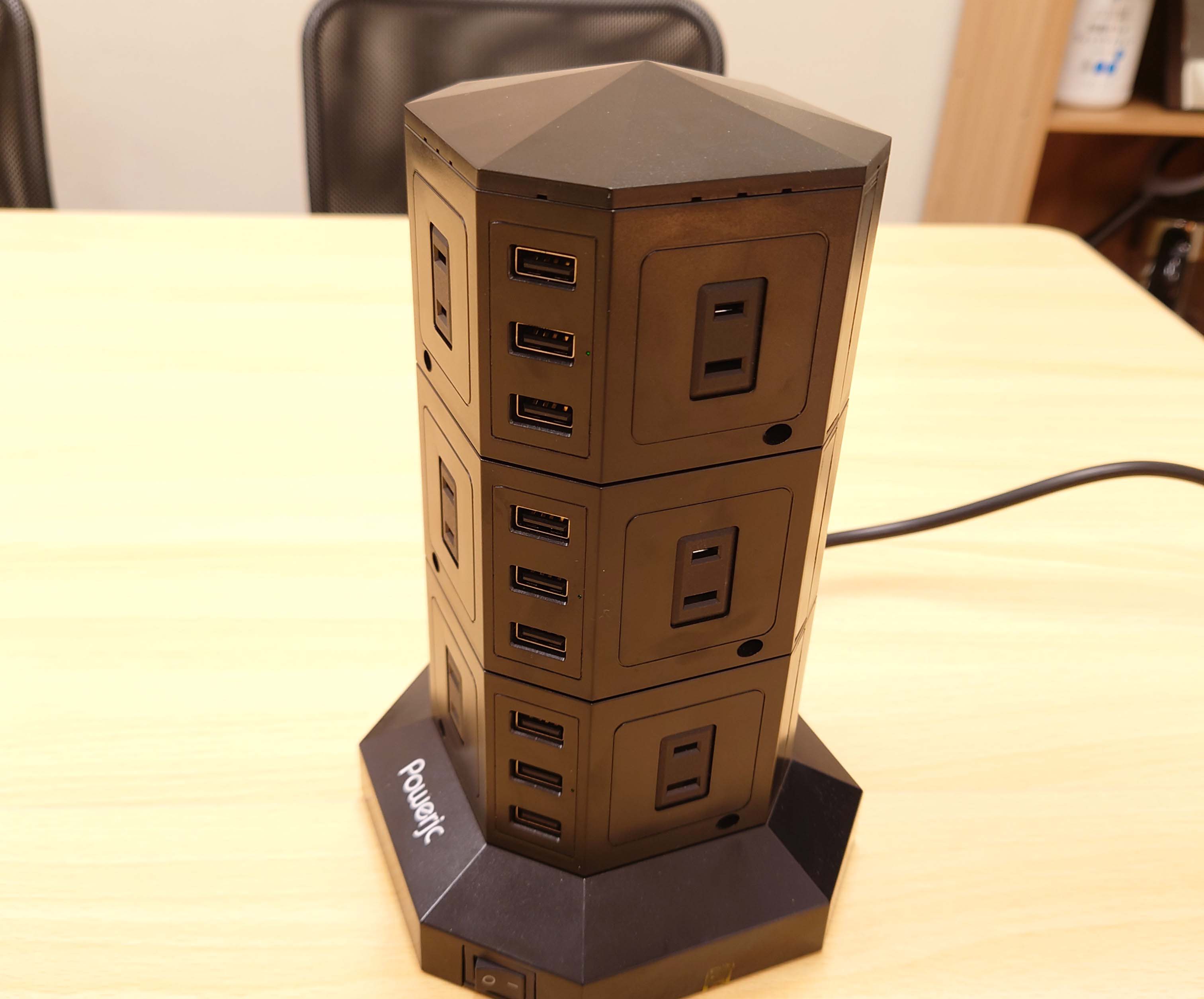 USB9口,コンセント12口タワーもあります!