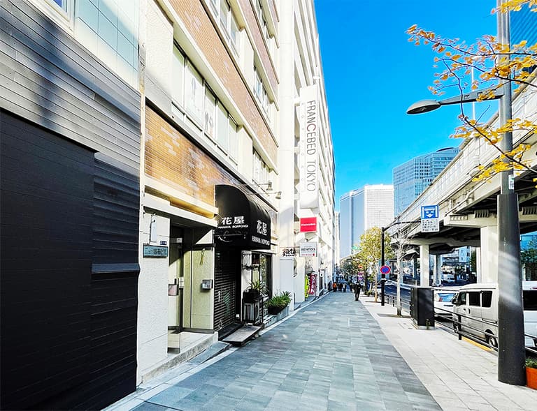 建物前のストリート