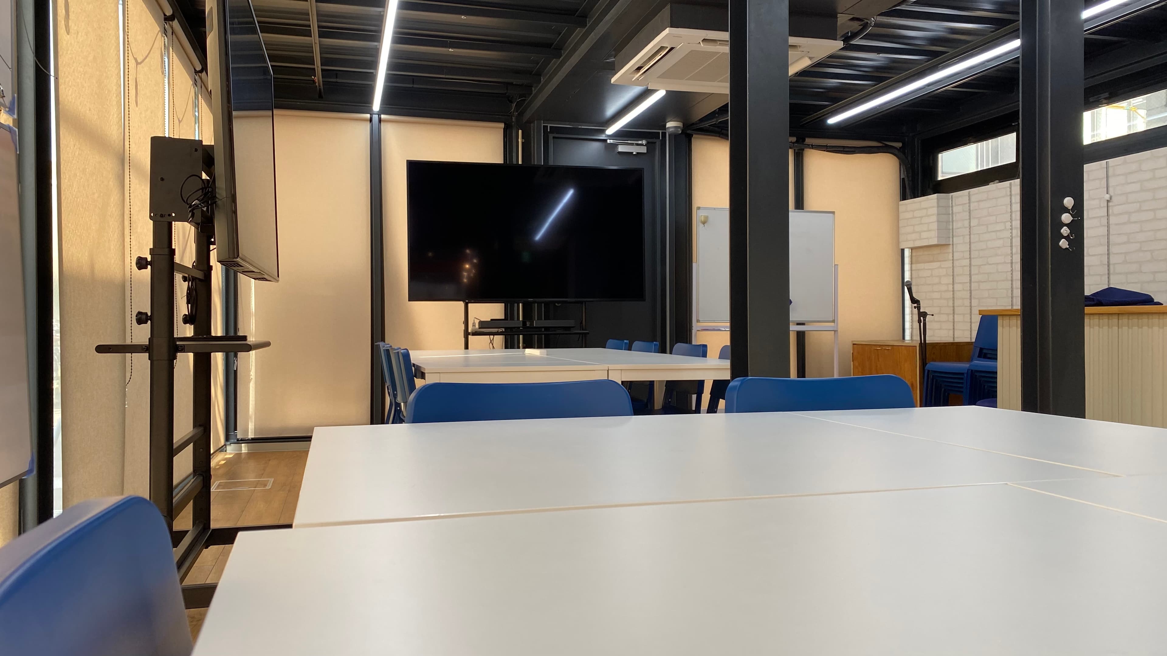 大型モニターです