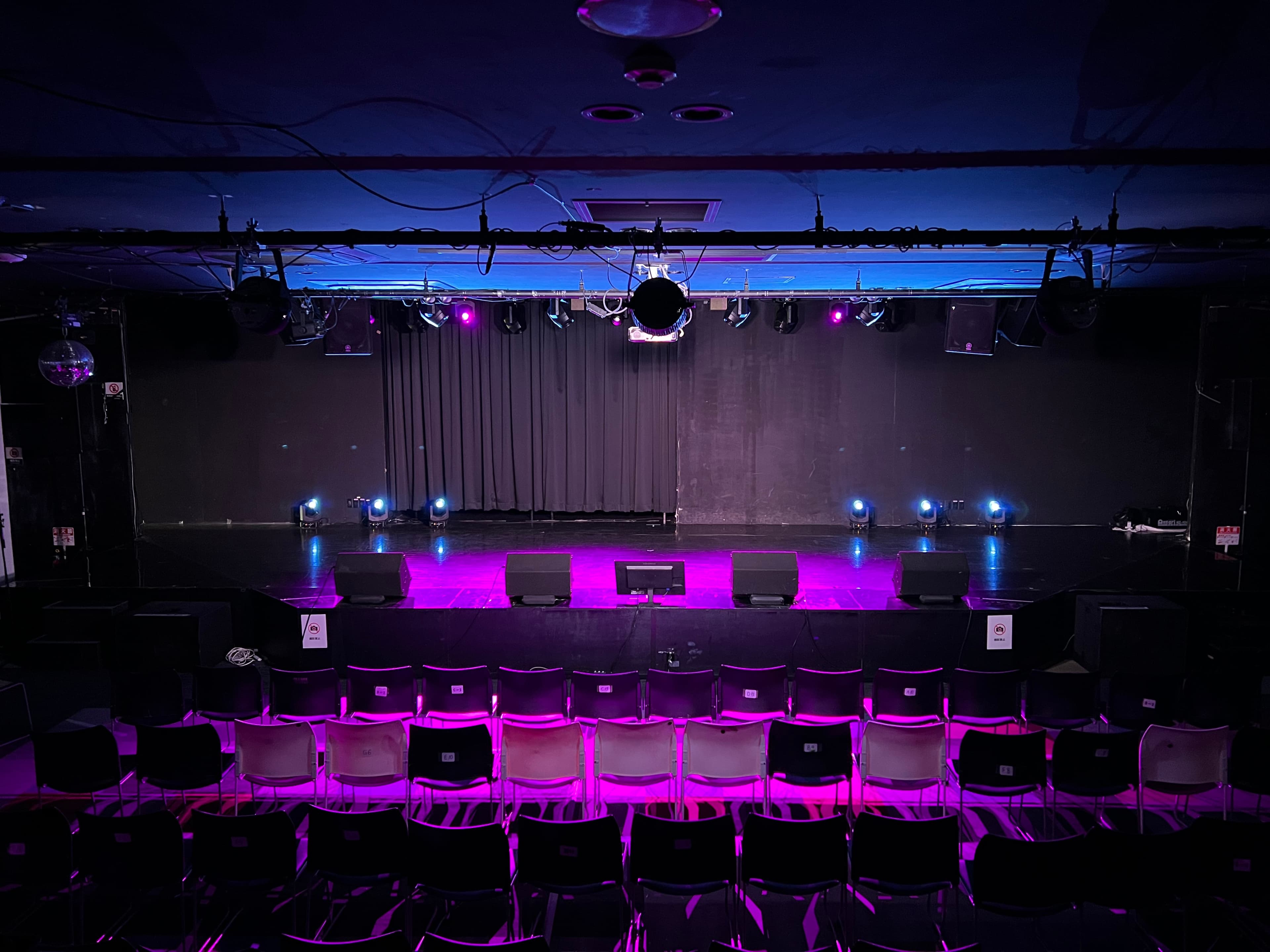 国内外問わず数々のアーティストが公演を行ってきた設備が整っています!