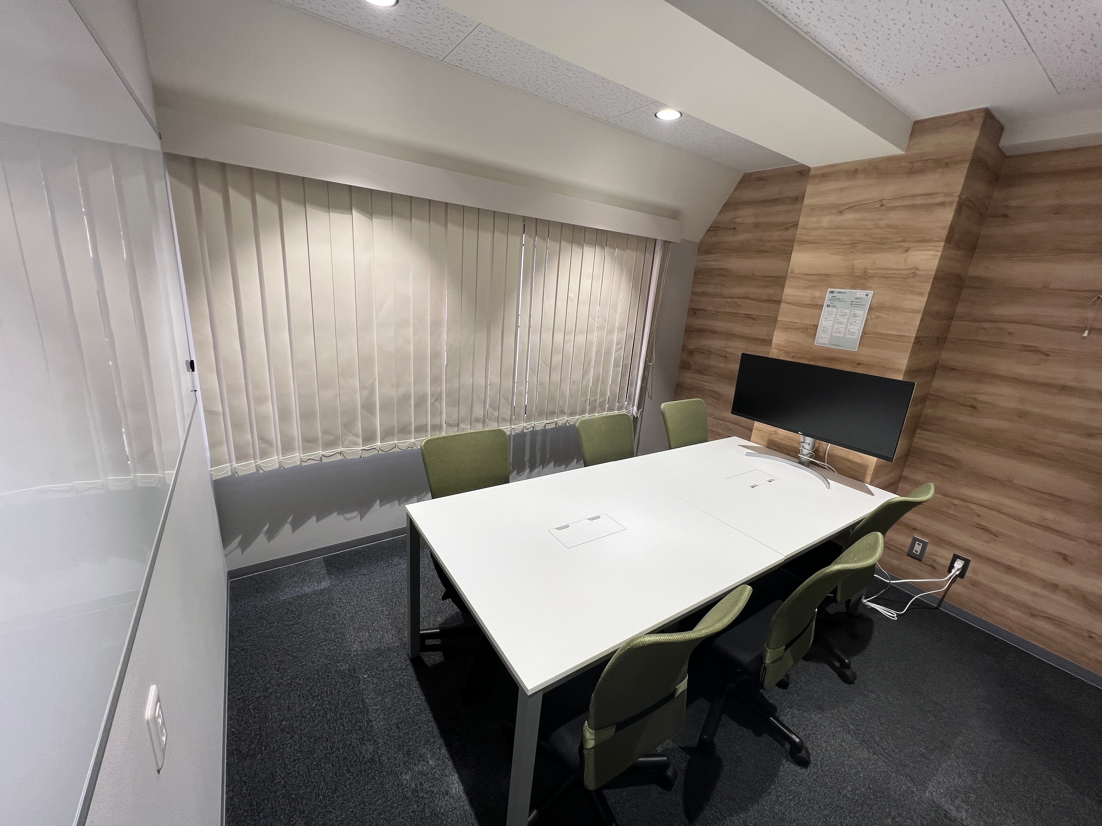 モニター・ホワイトボード完備