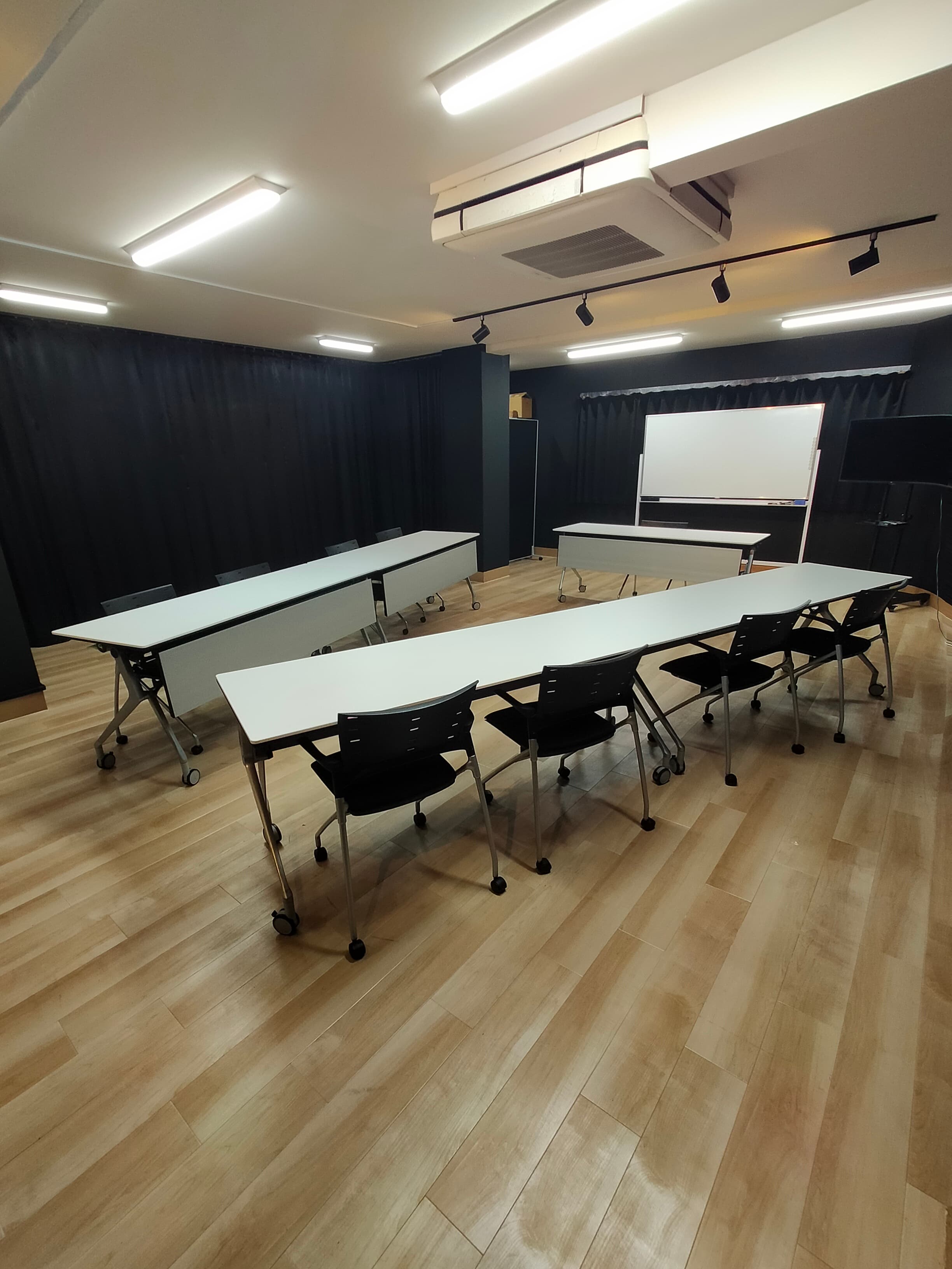 小人数の打ち合わせに!