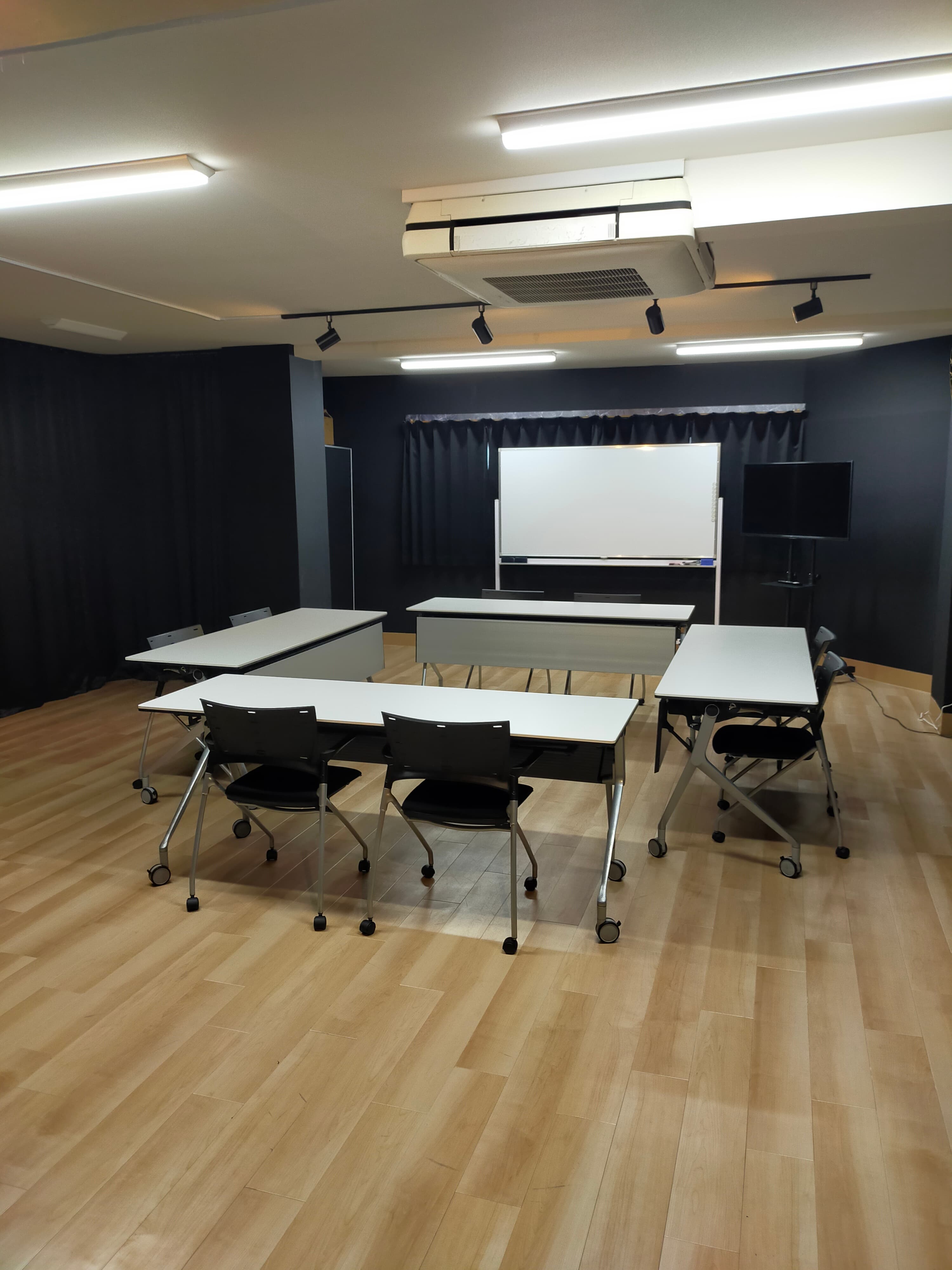 チームミーティングに! そのまま、懇親会もできます。