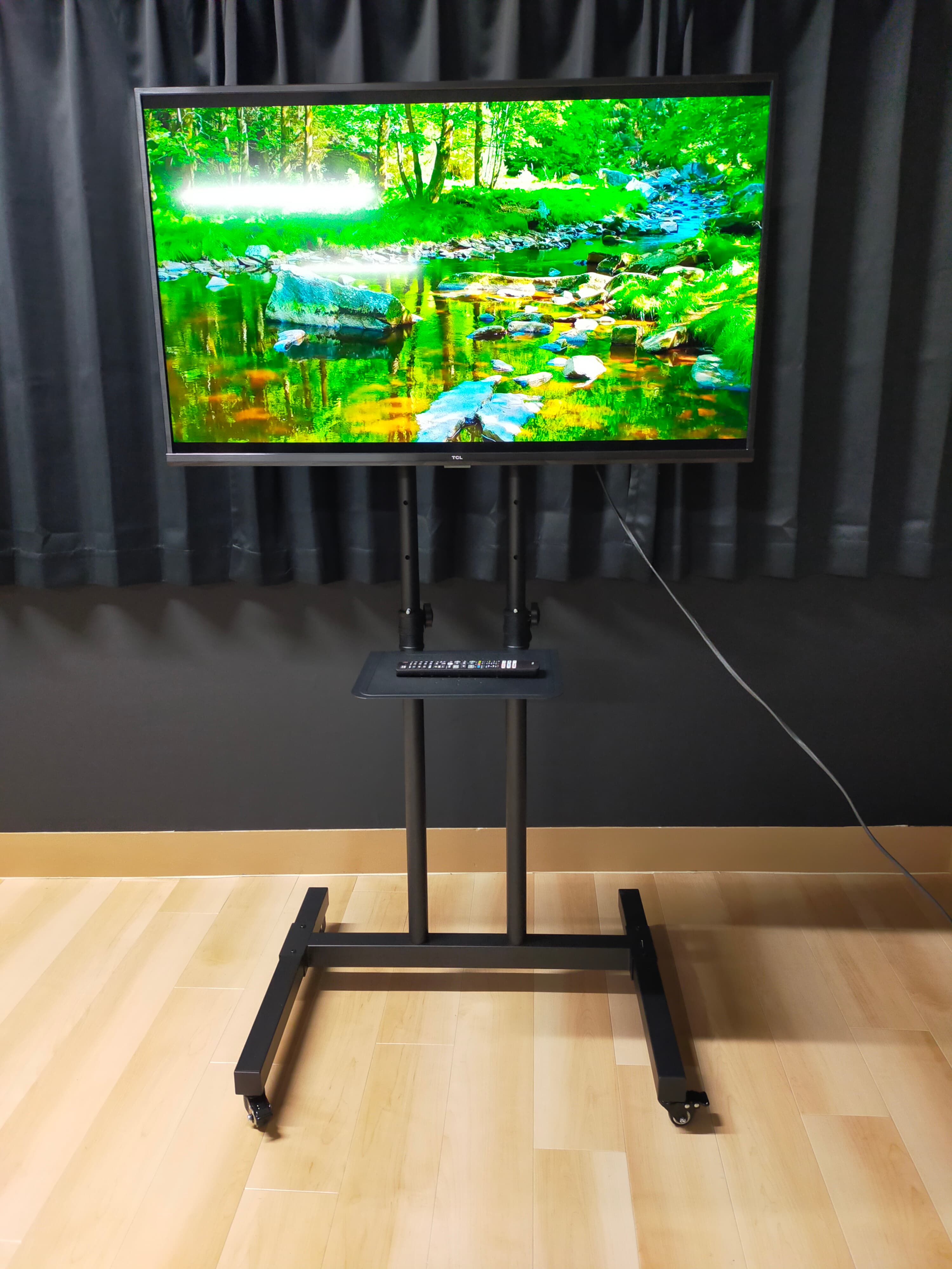 43インチ 4K モニター!