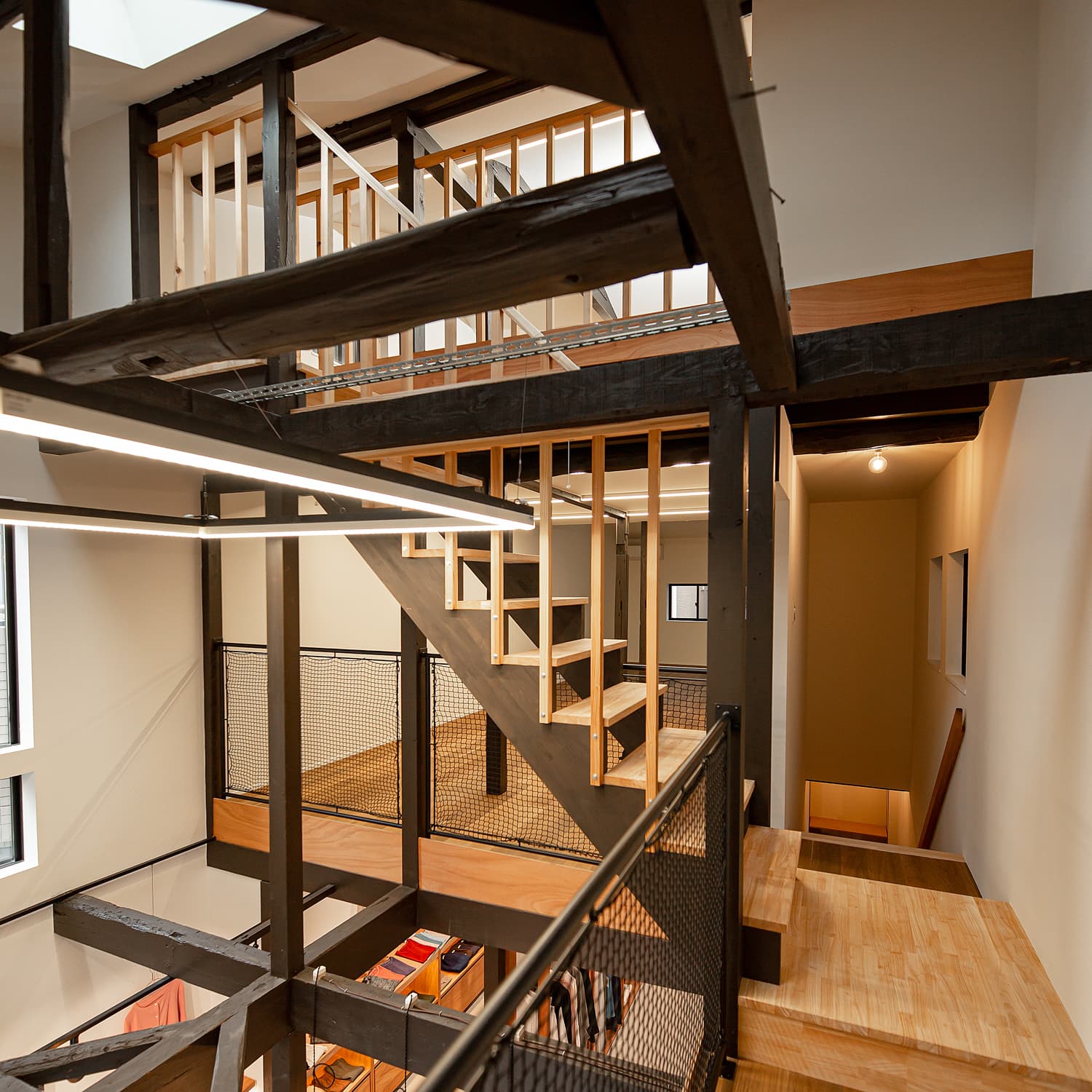 3階へ向かう階段