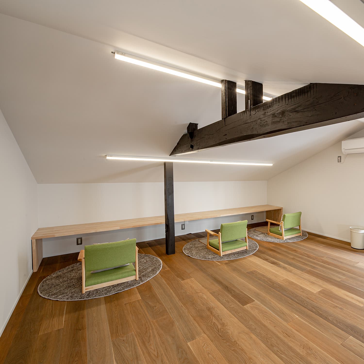 最大収容人数3名の落ち着けるスペース