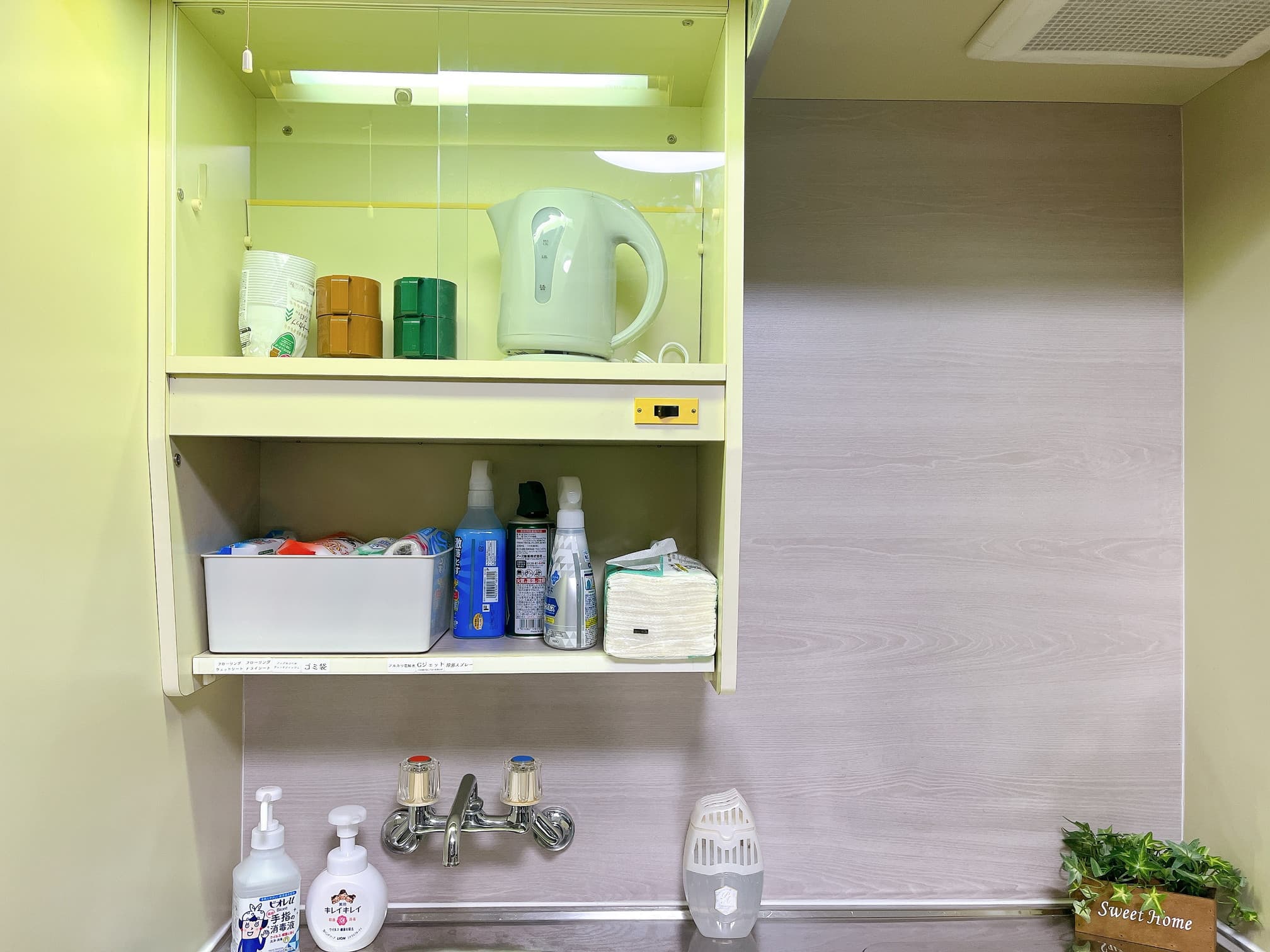 ケトル、耐熱カップをご用意(ティーパックやお飲み物はご自身でご用意ください)