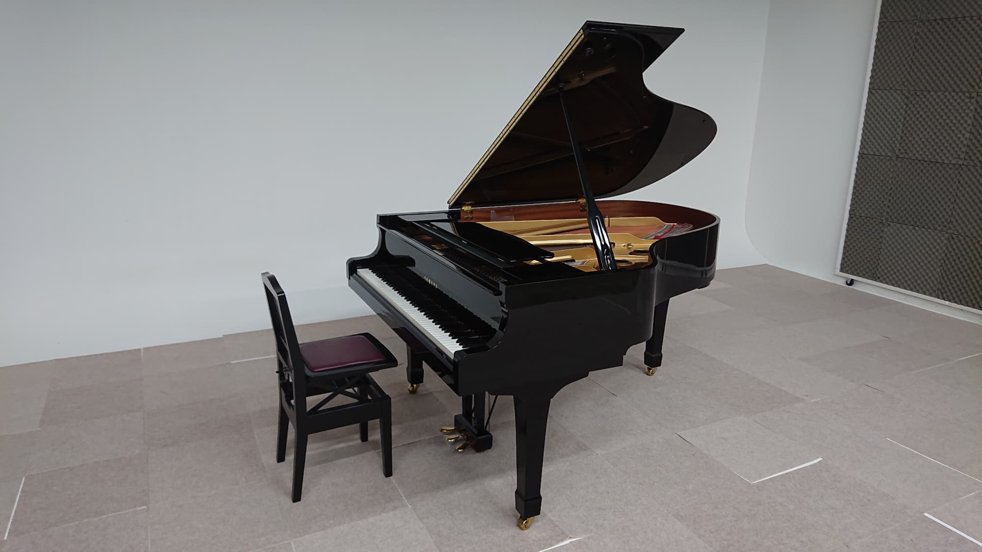 グランドピアノ