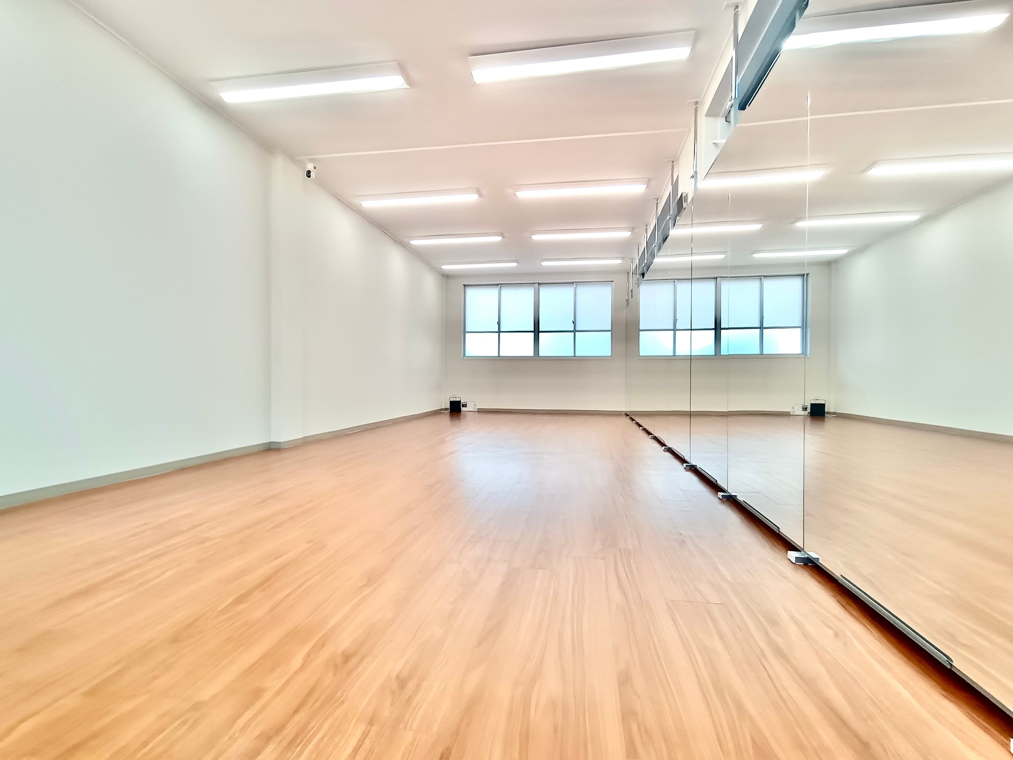 8.8メートルの鏡で、広々使えます。