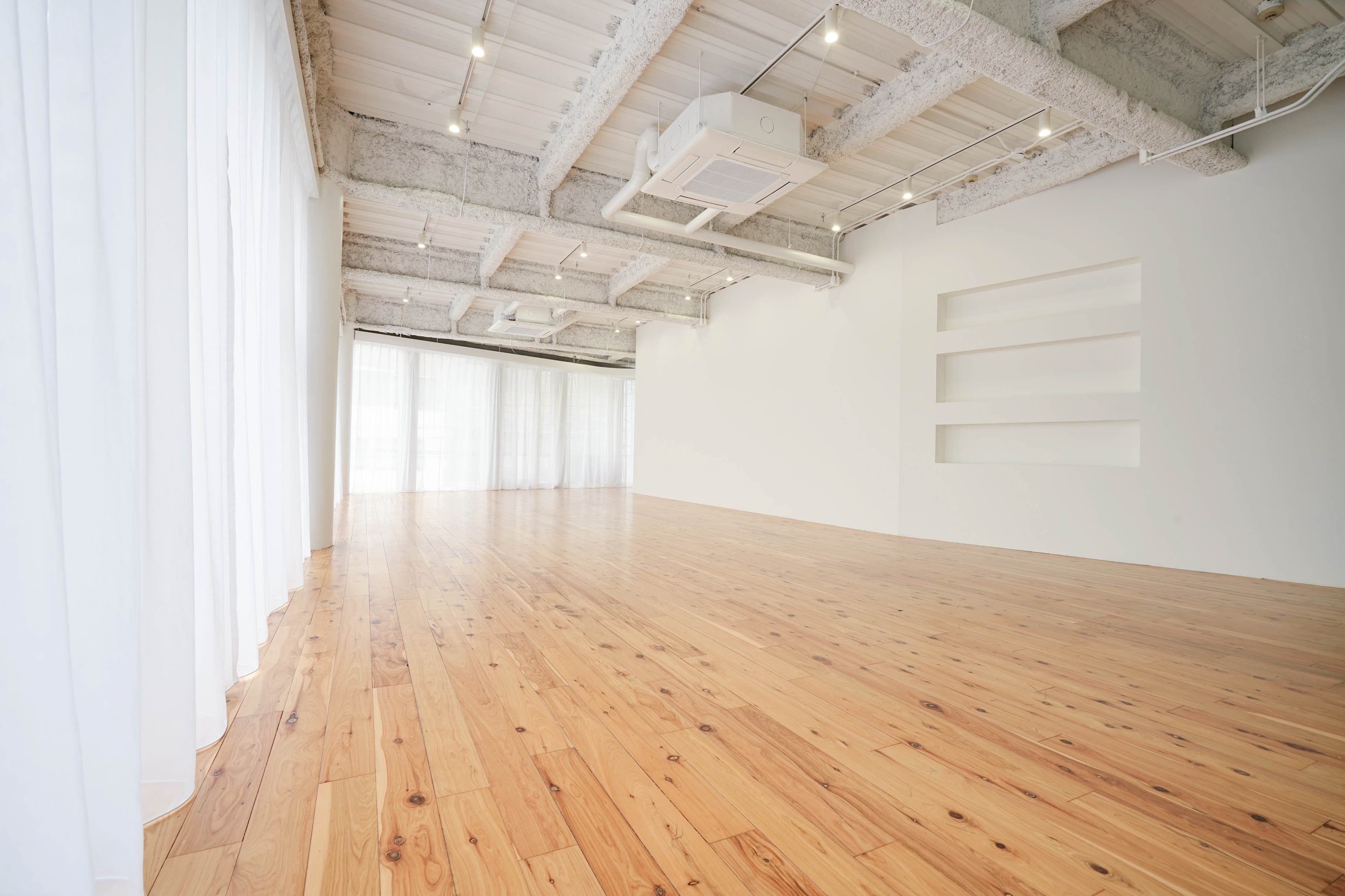 【心斎橋エリア】120㎡開放感抜群のポップアップスペース、レンタルスペース、アパレル展示会に最適な空間