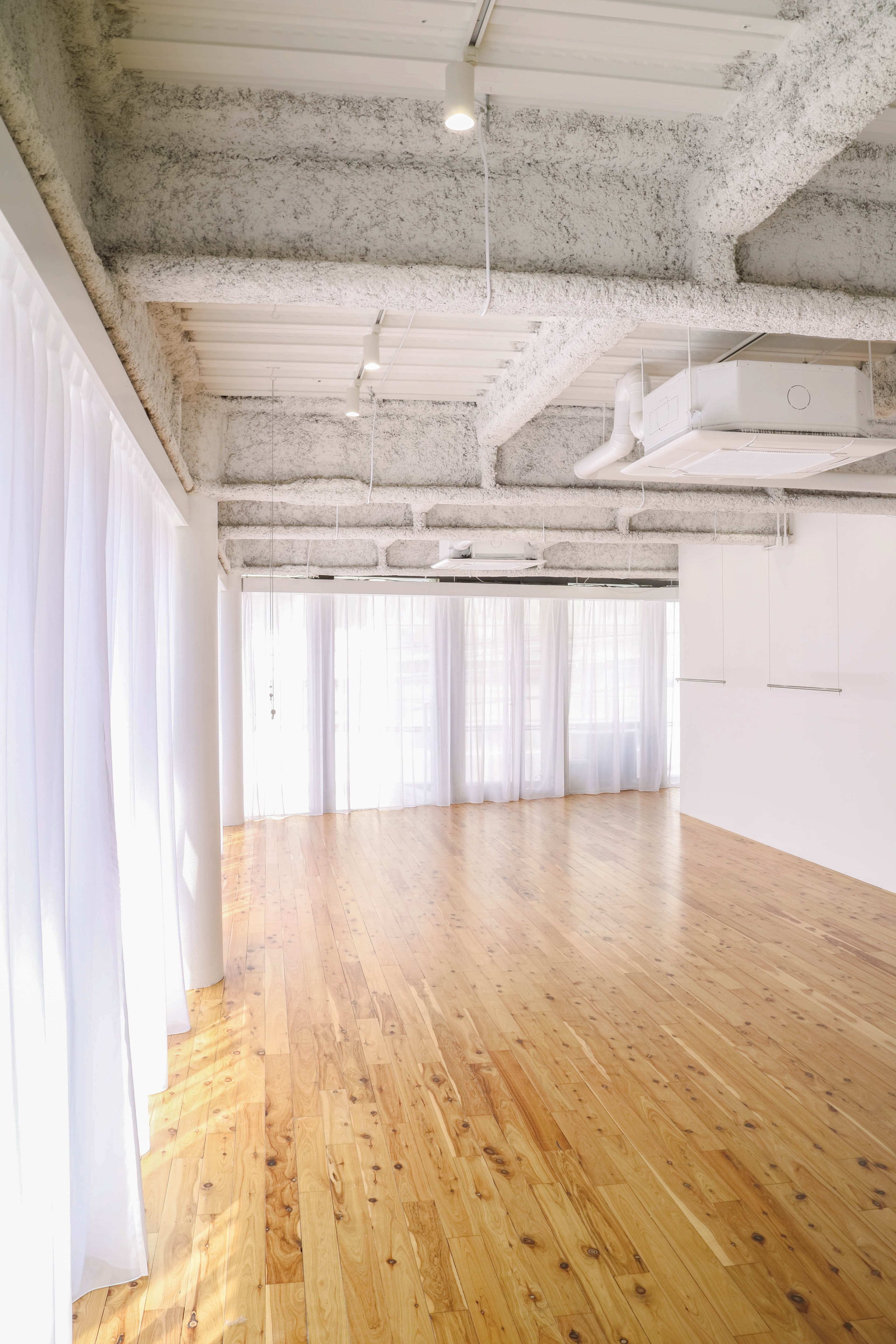 【心斎橋エリア】120㎡開放感抜群のポップアップスペース、レンタルスペース、アパレル展示会に最適な空間