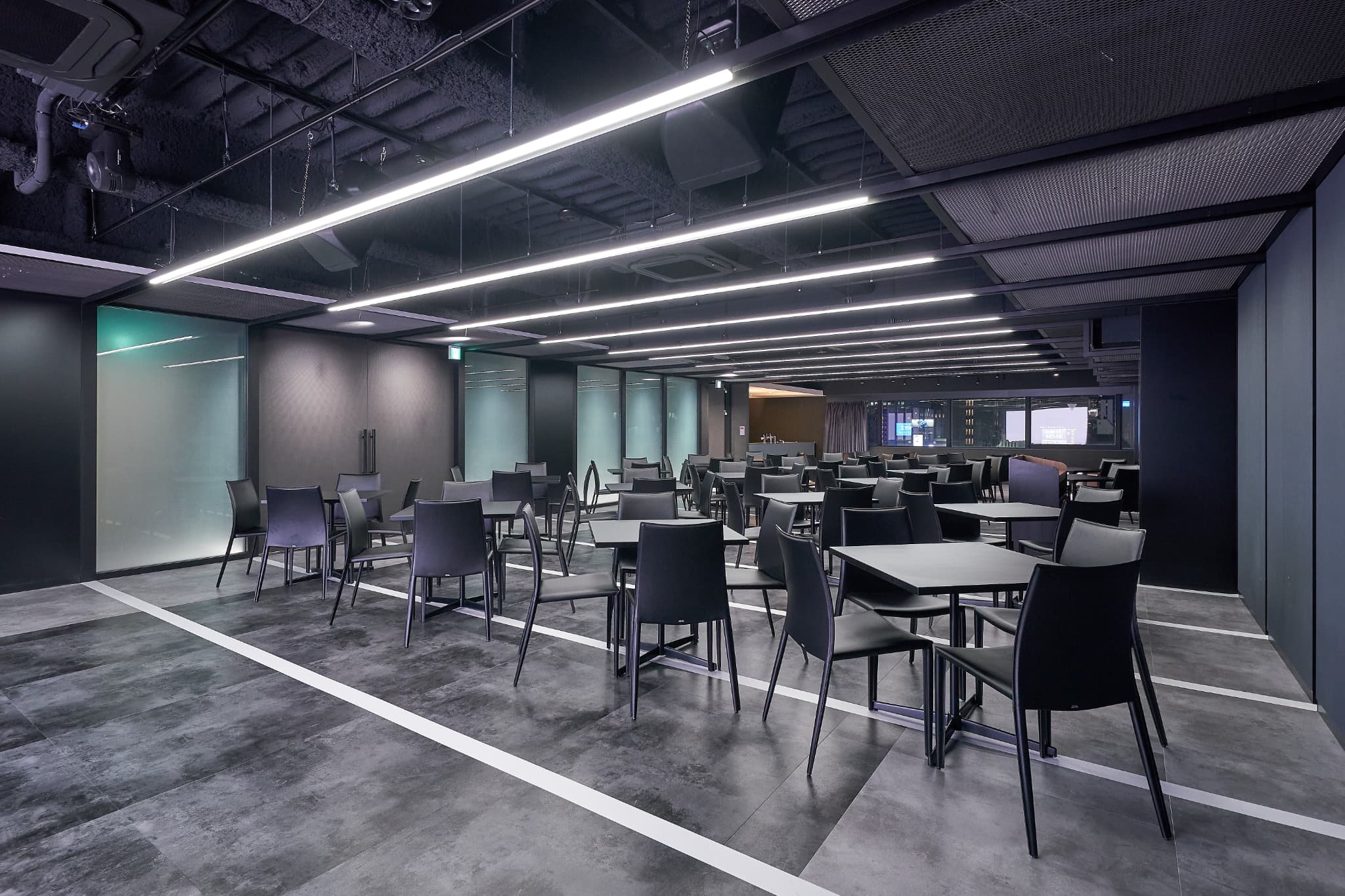 【メインフロア】