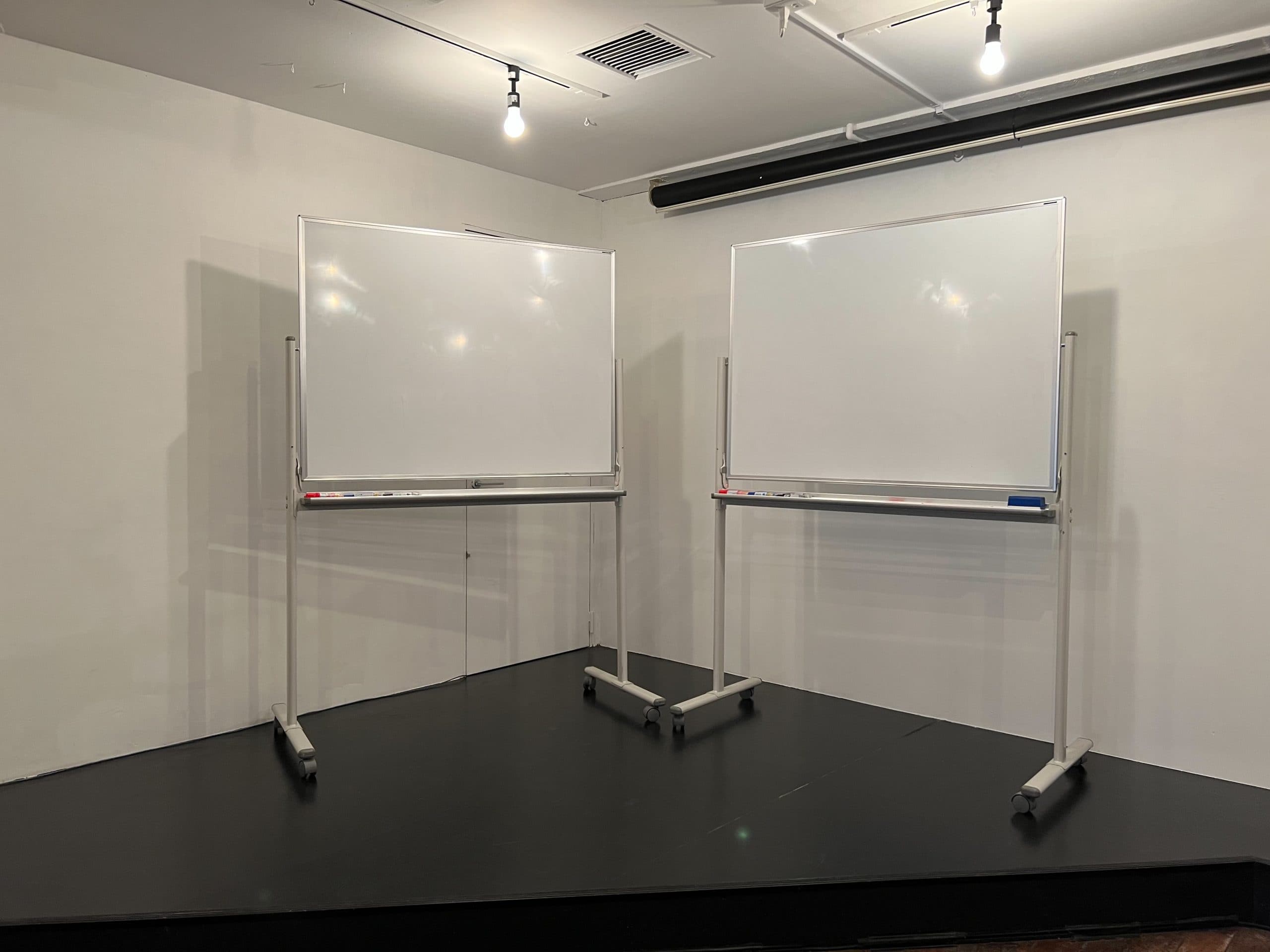 ホワイトボード - グレイドパーク池袋(旧:ELLARE)の写真