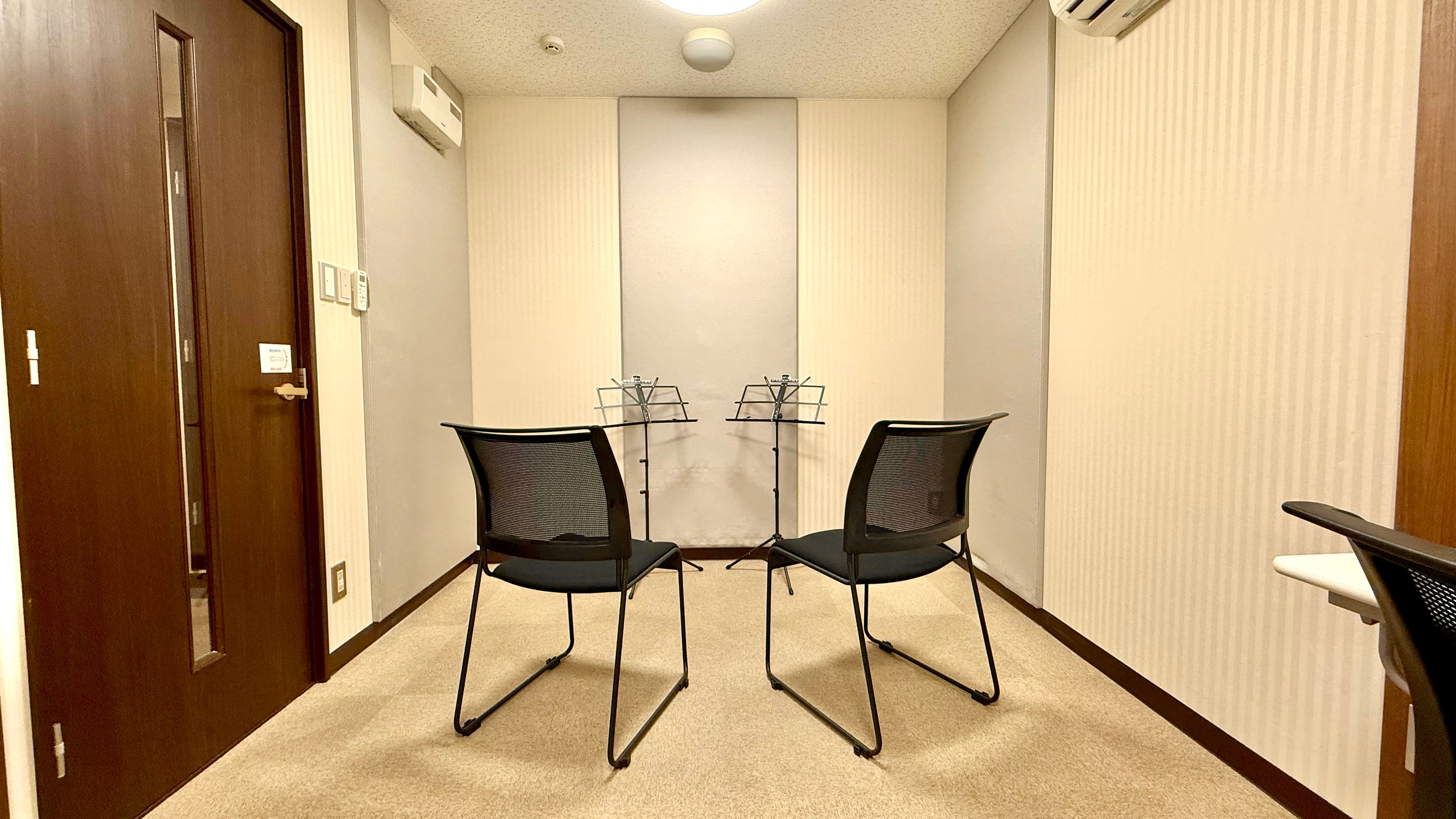 【譜面台付きのスペースです♪】 - TIME SHARING 銀座 旗ビル roomMの写真