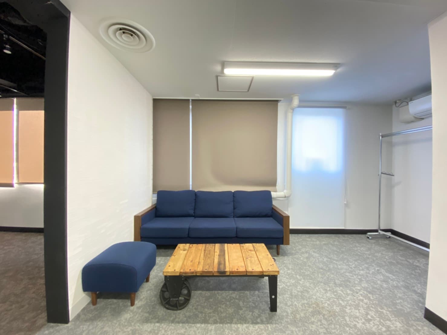 ソファー席 - TIME SHARING 渋谷ワールド宇田川ビル 9Aの写真