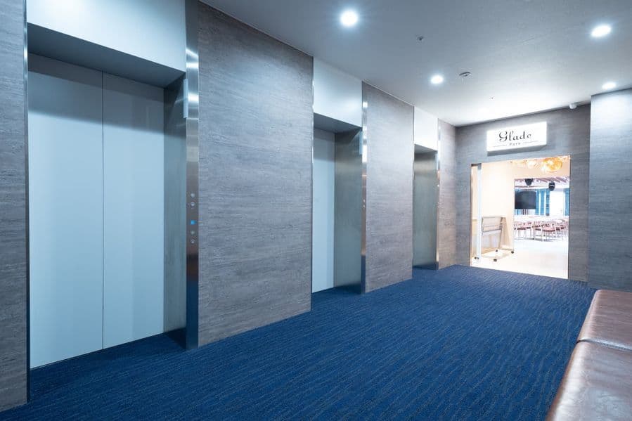 【入口・受付スペース】- グレイドパーク 新宿駅前の写真