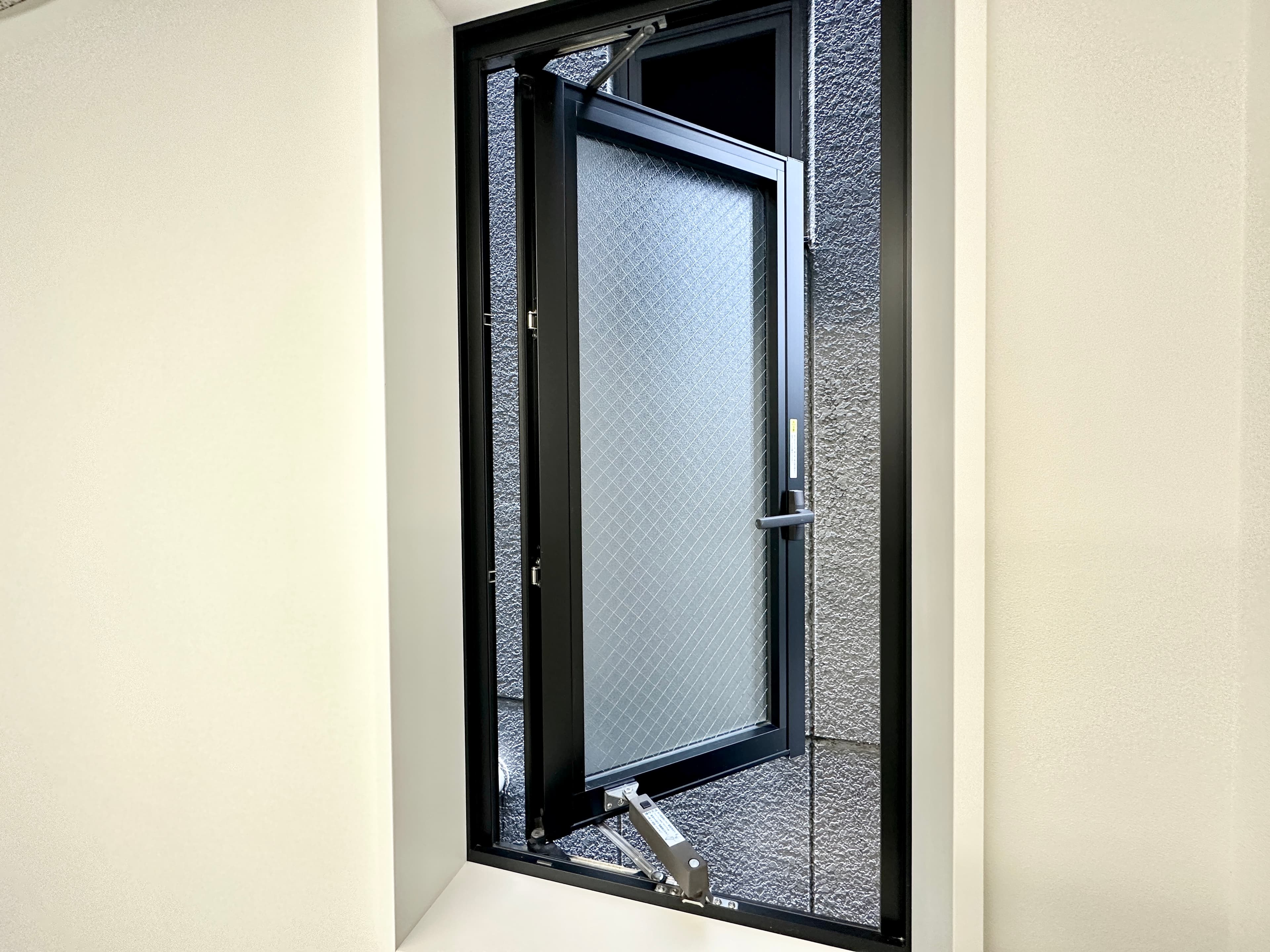 【窓を開けて換気可能です】