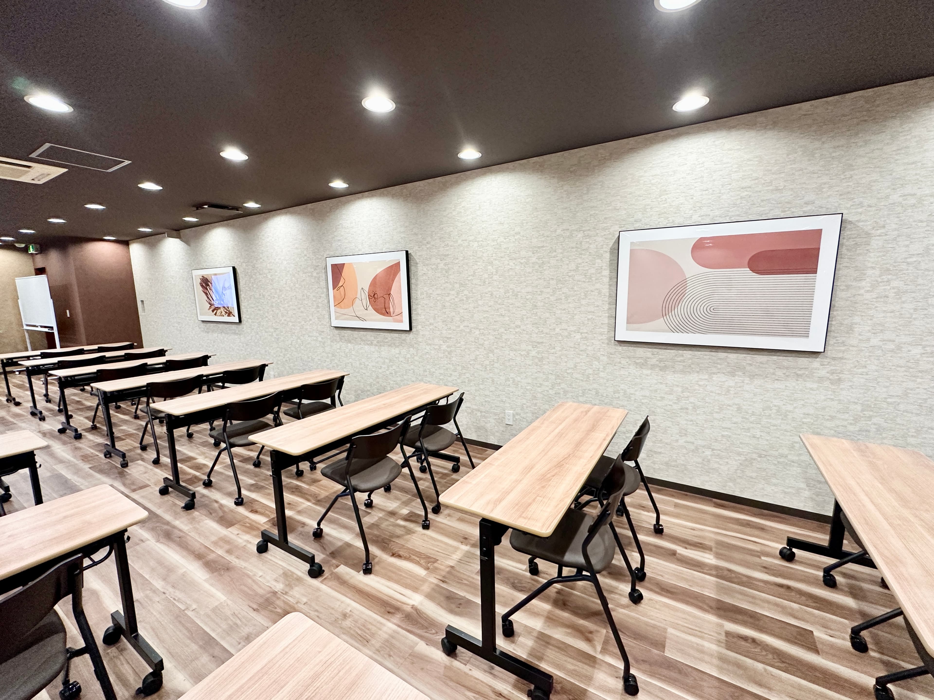 綺麗な室内とオシャレな内装が会議室っぽくない会議室!】 - TIME SHARING 竹橋 廣瀬第2ビル B1Fの写真