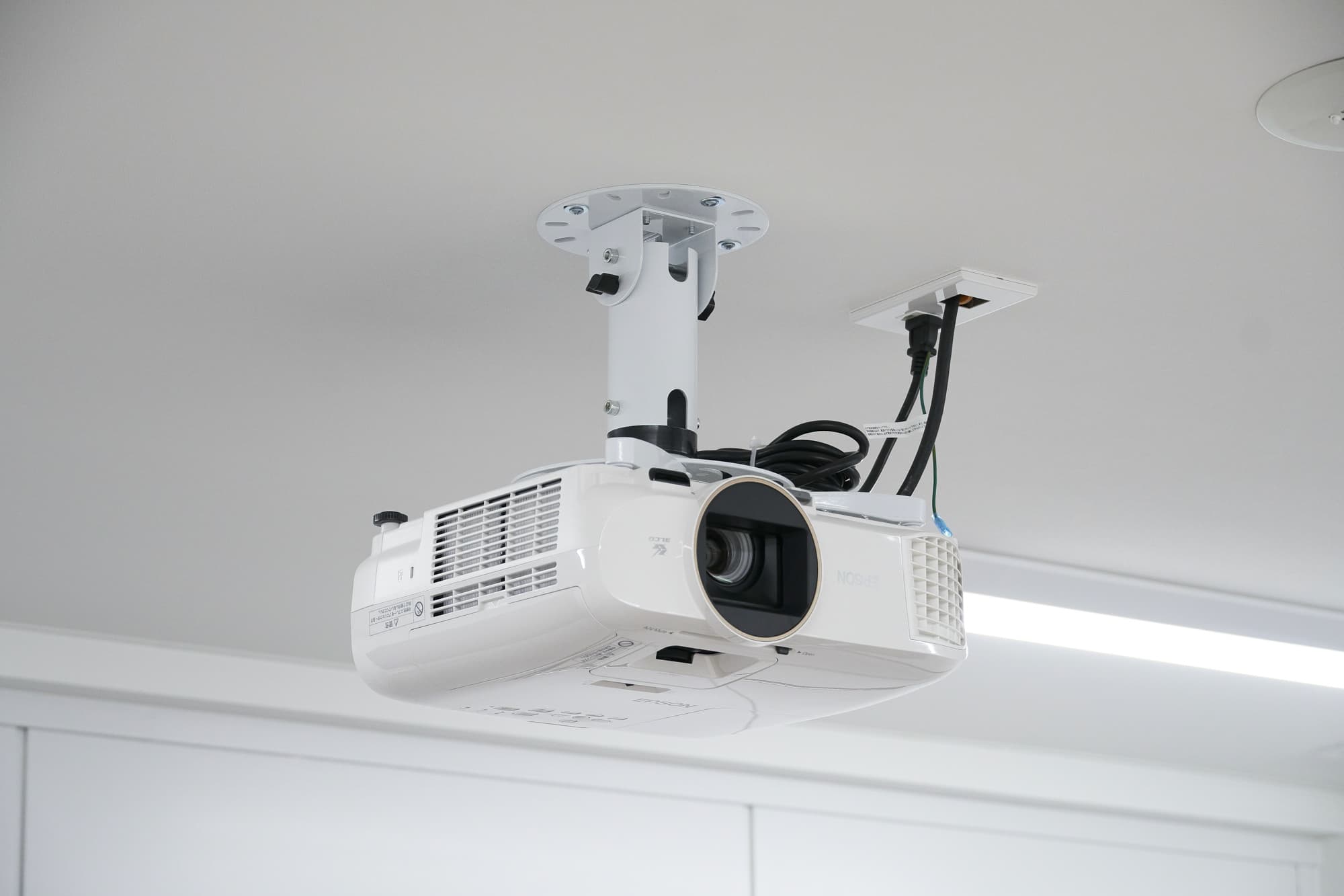 プロジェクター - TIME SHARING 新宿6Dの写真