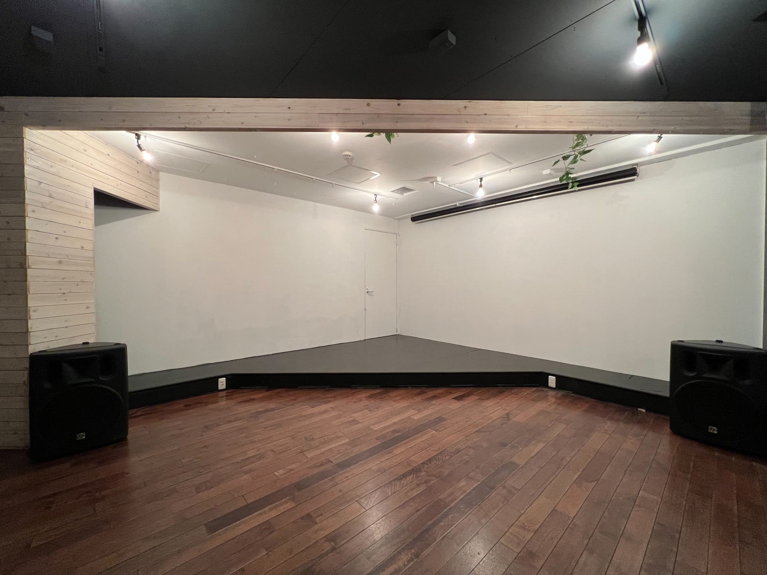 ステージ - グレイドパーク池袋(旧:ELLARE)の写真