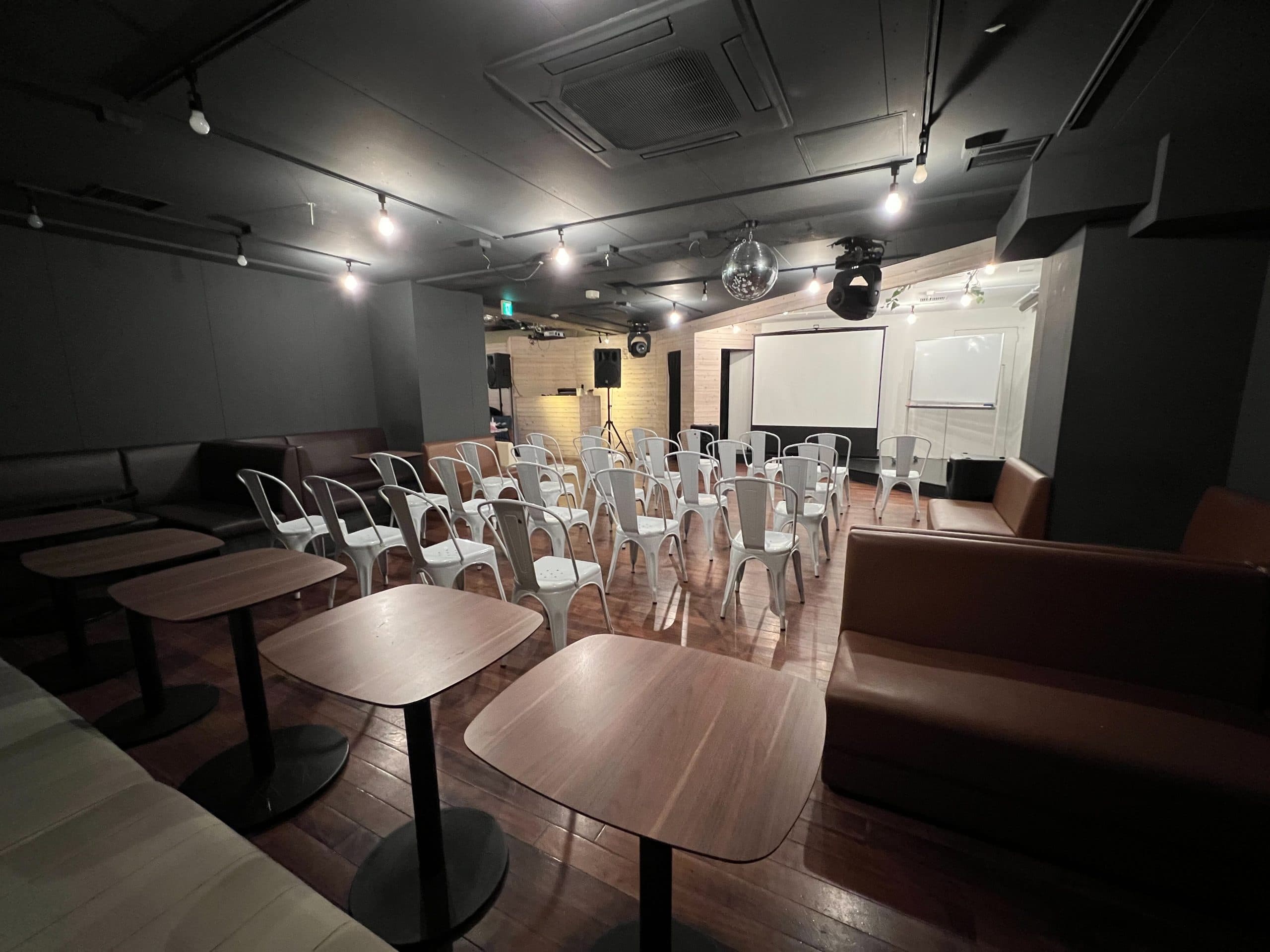 シアター形式 - グレイドパーク池袋(旧:ELLARE)の写真