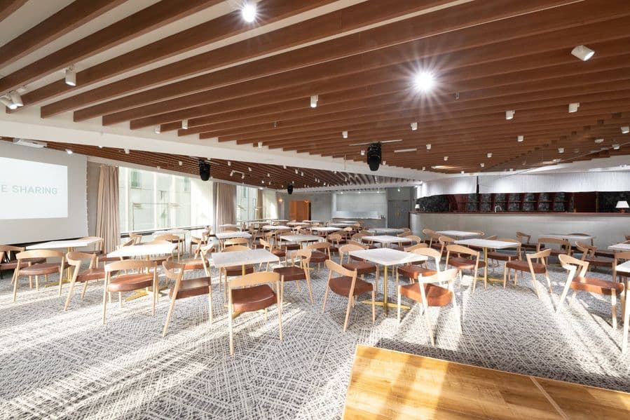 【メインフロア】- グレイドパーク 新宿駅前の写真