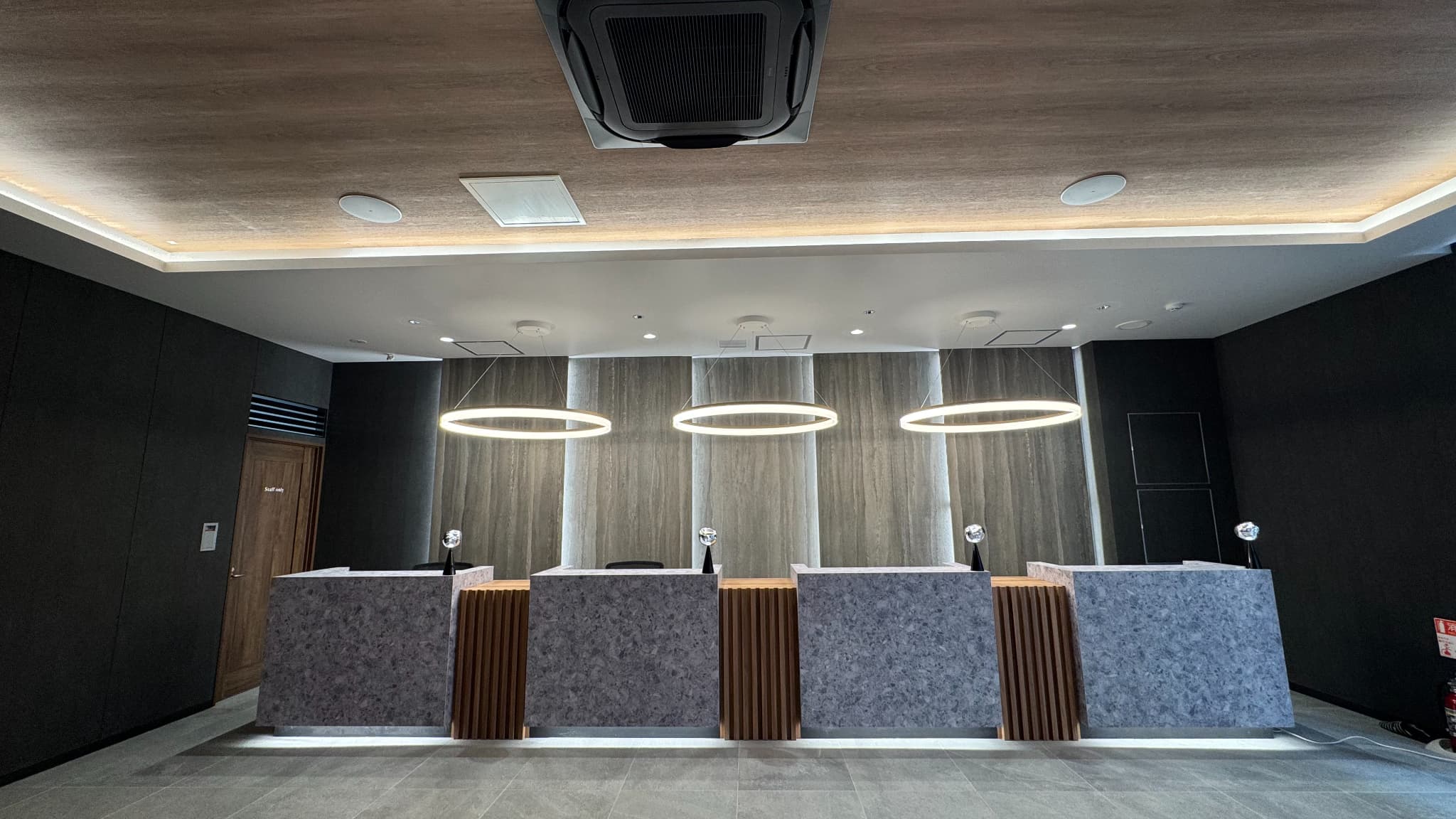 受付_TIME SHARING 新橋駅前(銀座口)