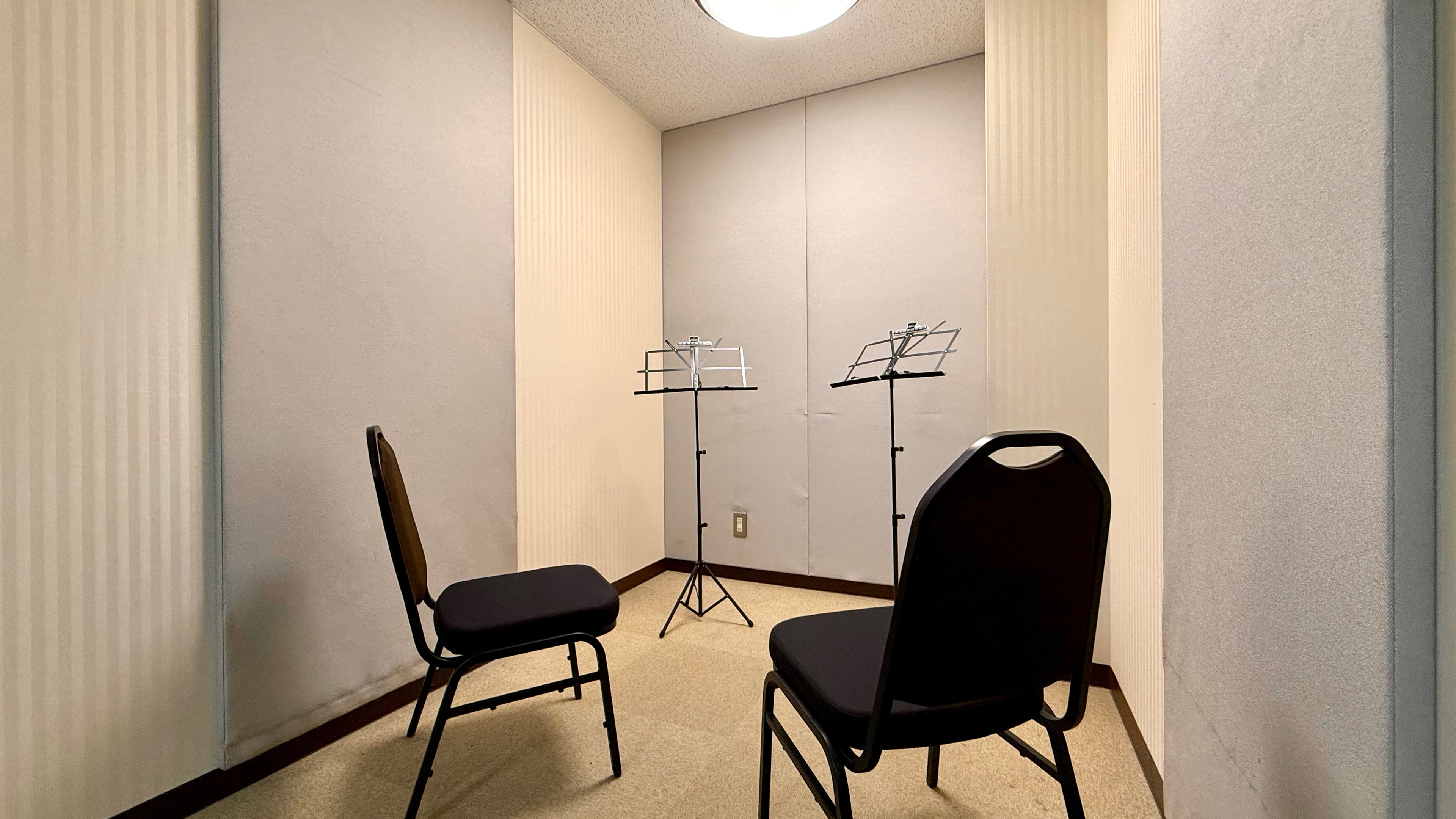 【譜面台付きのスペースです♪】 - TIME SHARING 銀座 旗ビル roomBの写真