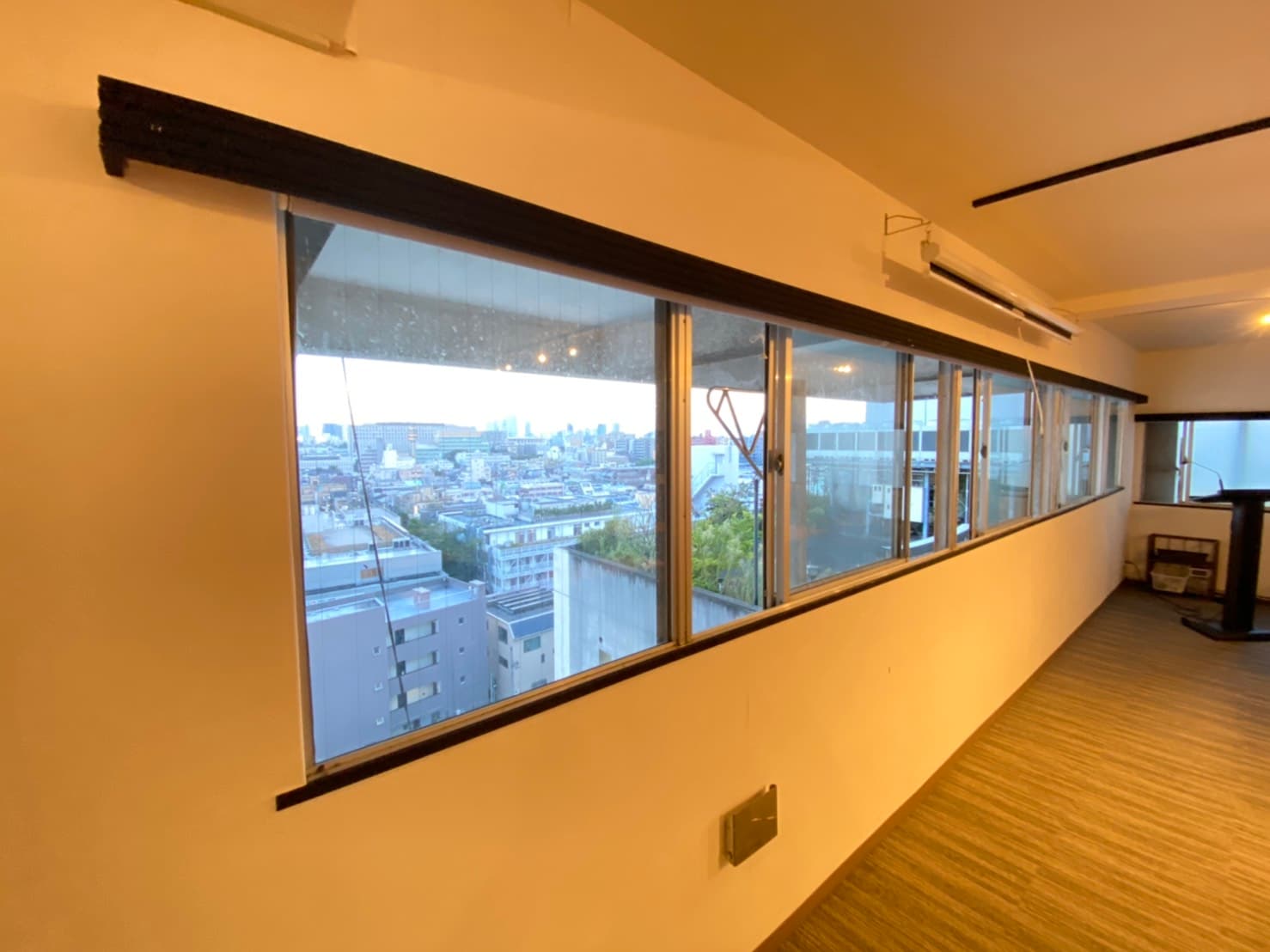 窓を開けて換気可能