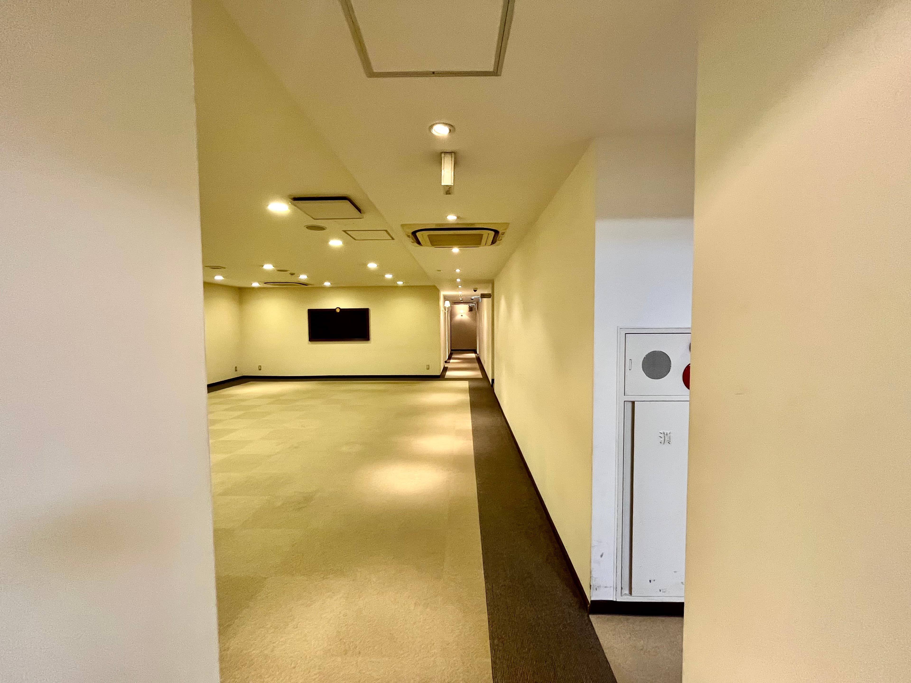 【共用部を左折し真っすぐお進みください】 - TIME SHARING 銀座 旗ビル roomQの写真