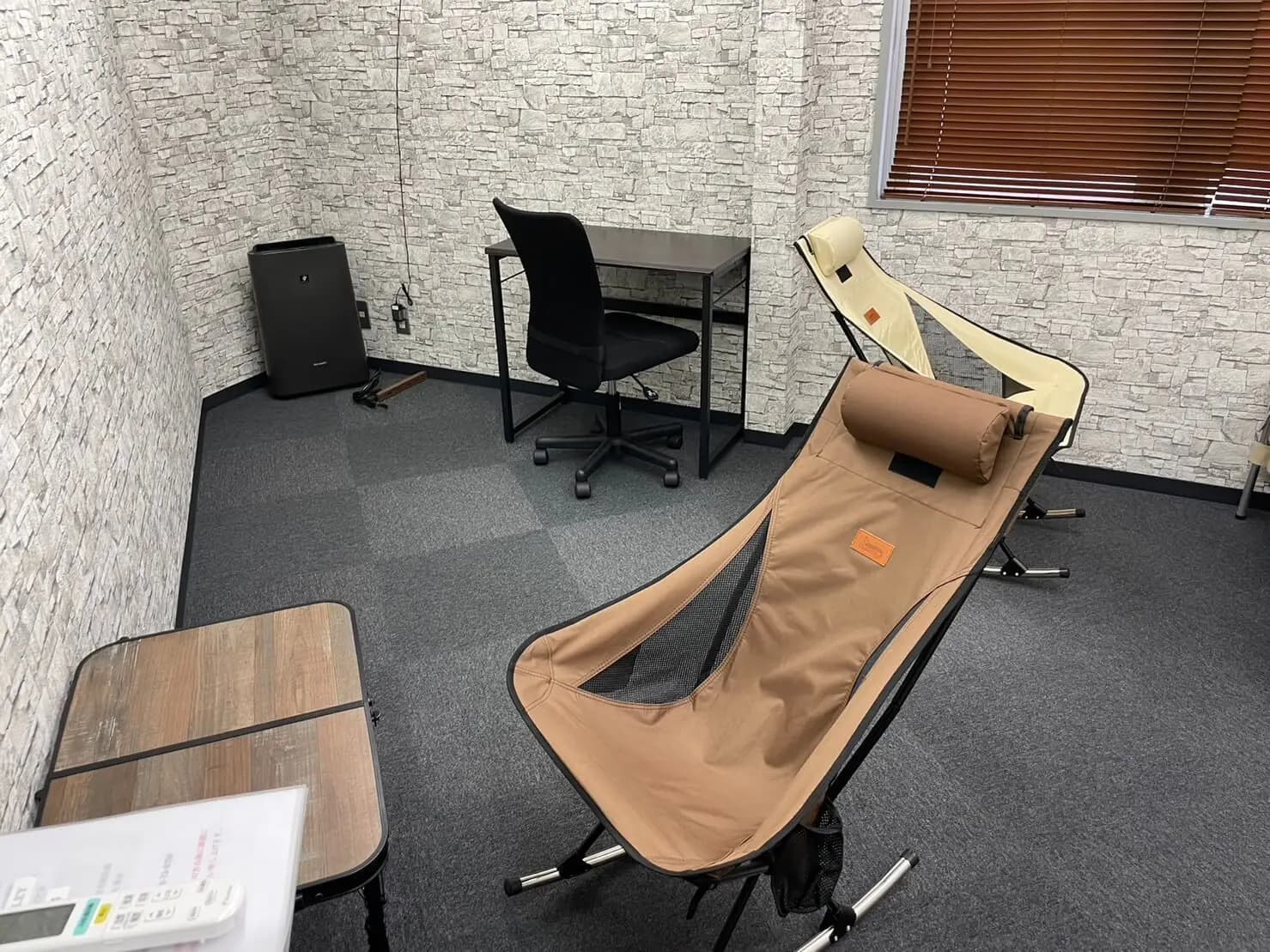 空気清浄機を配置しています。