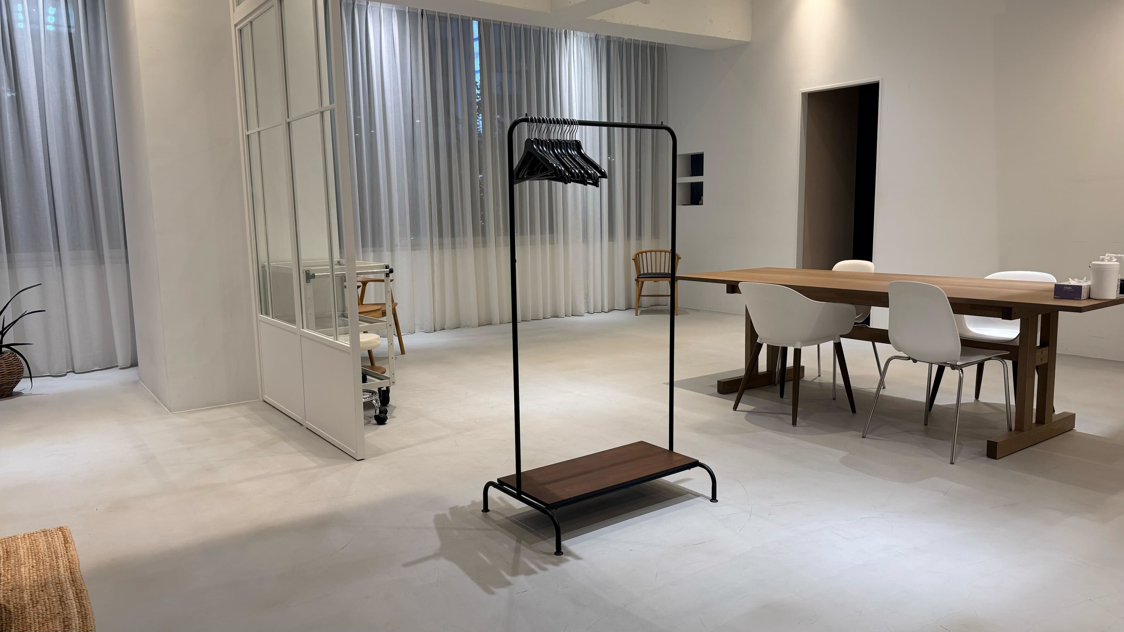 無料備品のハンガーラック