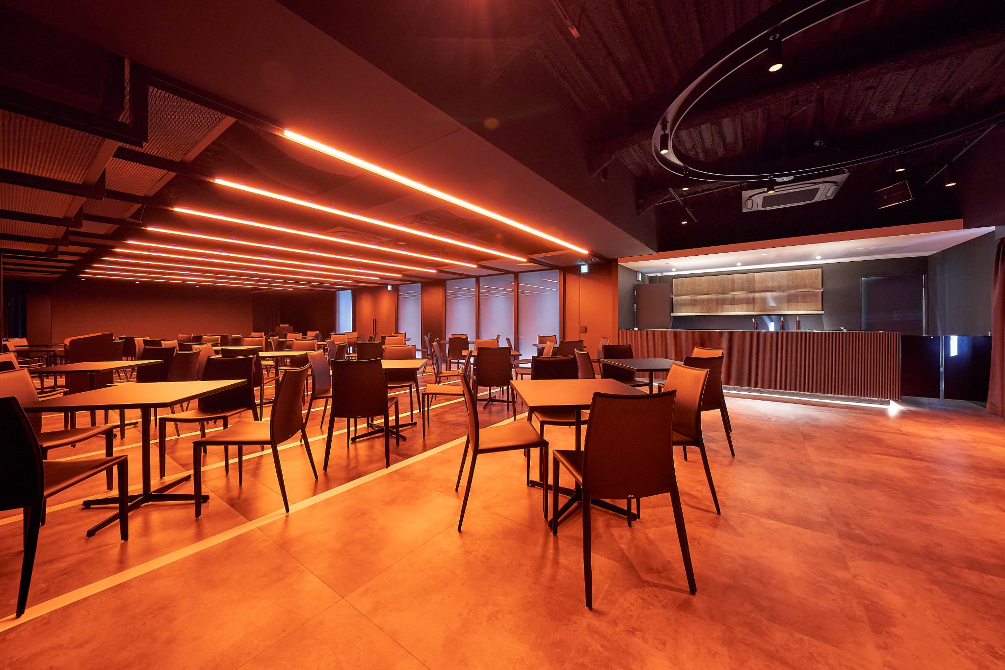 【調光可能な照明なので自由自在な演出が可能です】