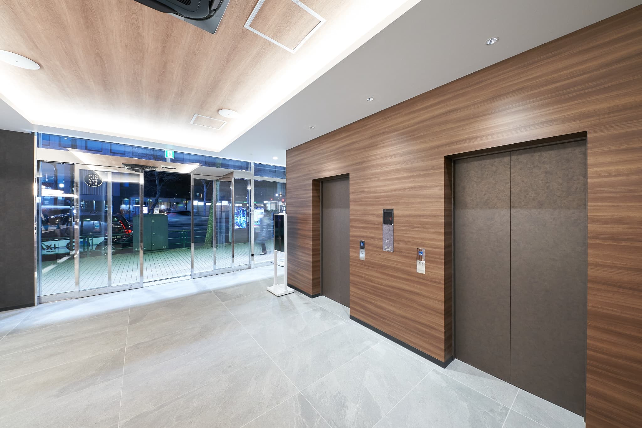 【エレベーターは2基ございます】