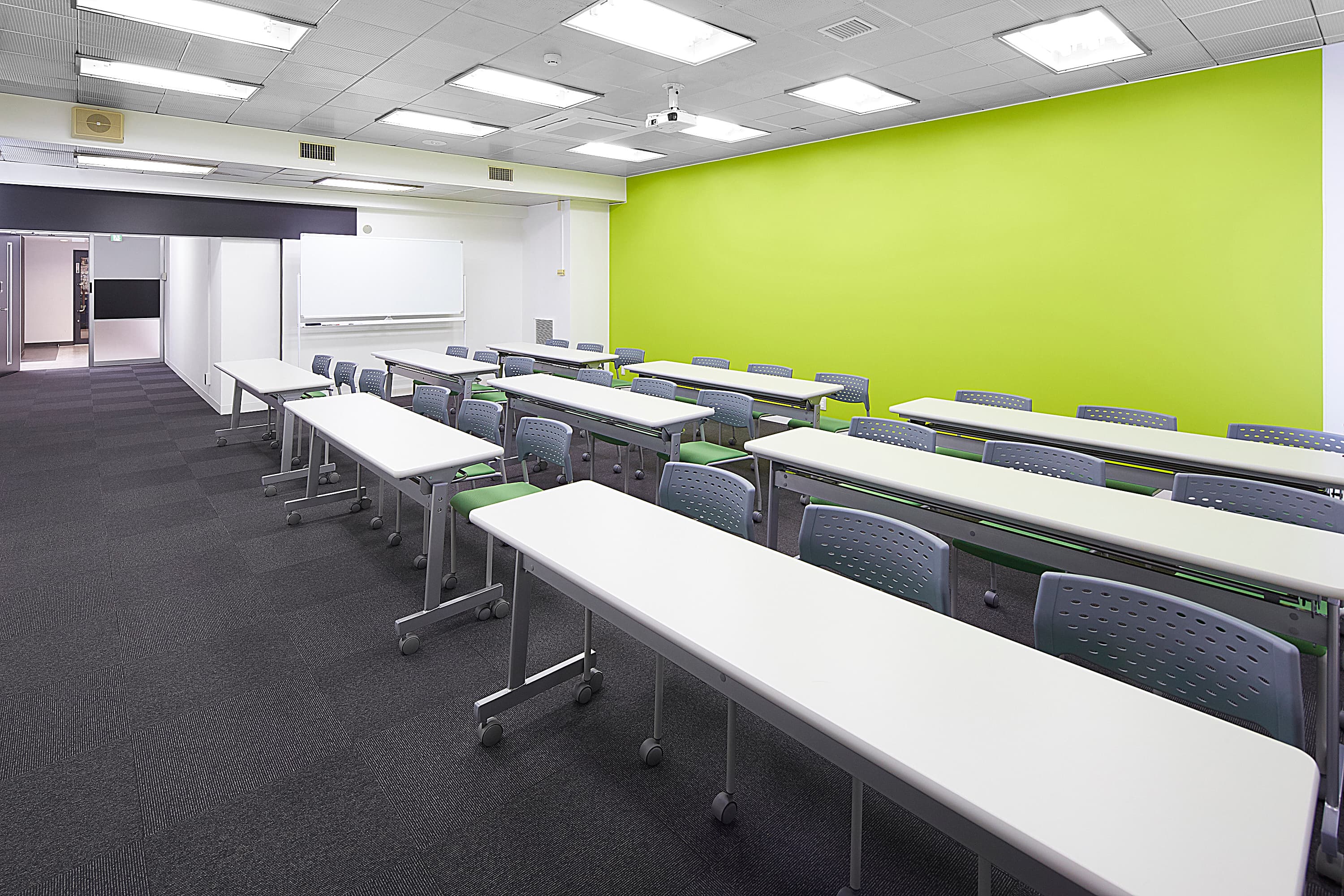 スクール形式 - みんなの会議室 神田の写真