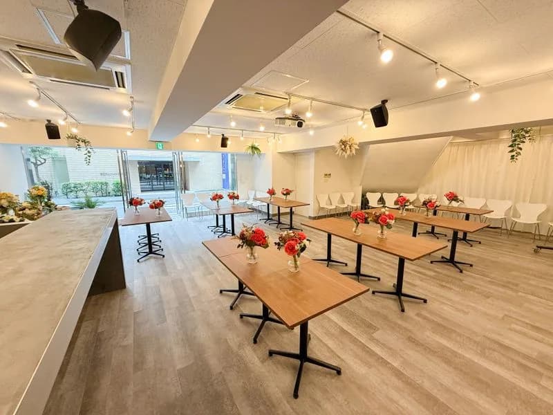 着席~60名様、立食~100名様 ご利用可能です!