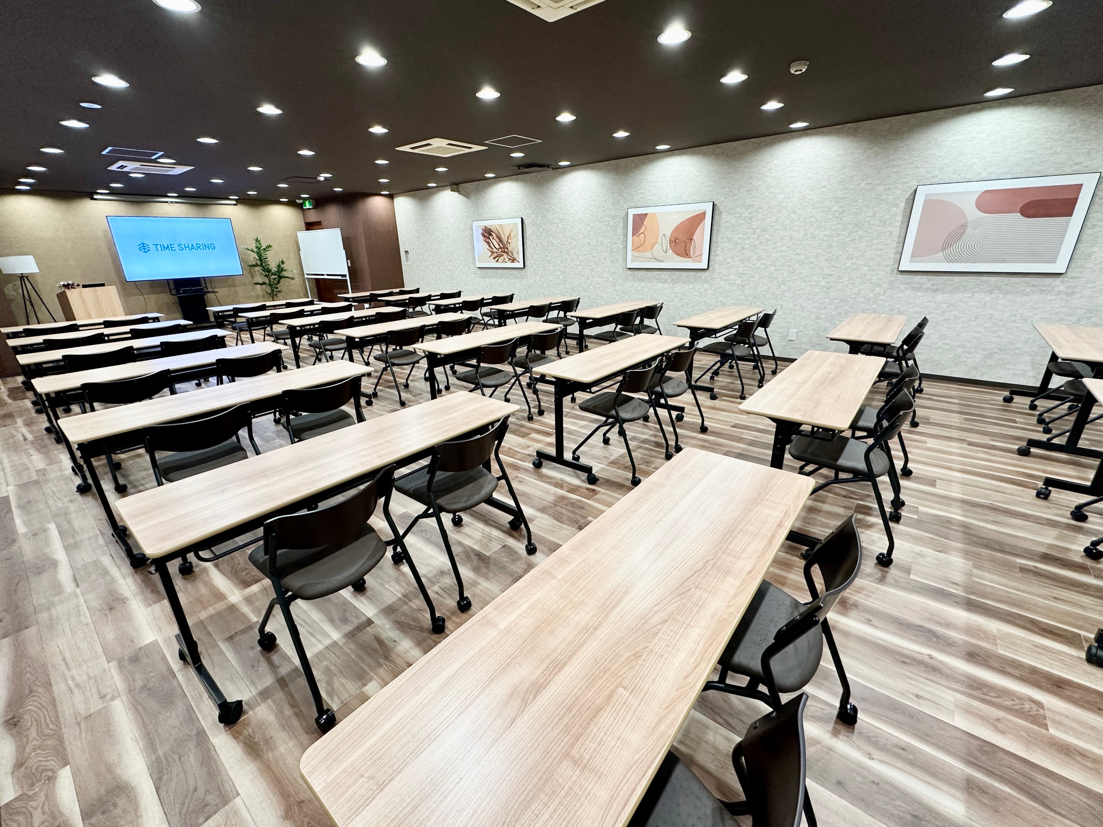 【プロジェクター、司会台、ホワイトボードなど、無料備品も充実】 - TIME SHARING 竹橋 廣瀬第2ビル B1Fの写真