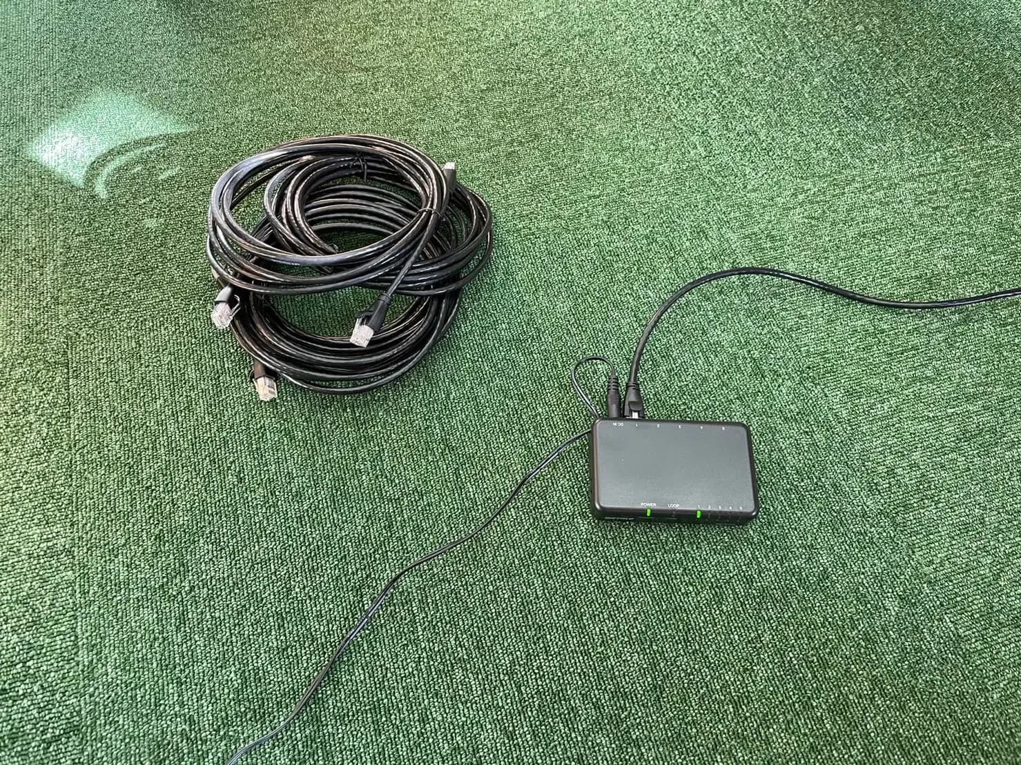 5名個室は有線LANケーブルが無料で使用できます。