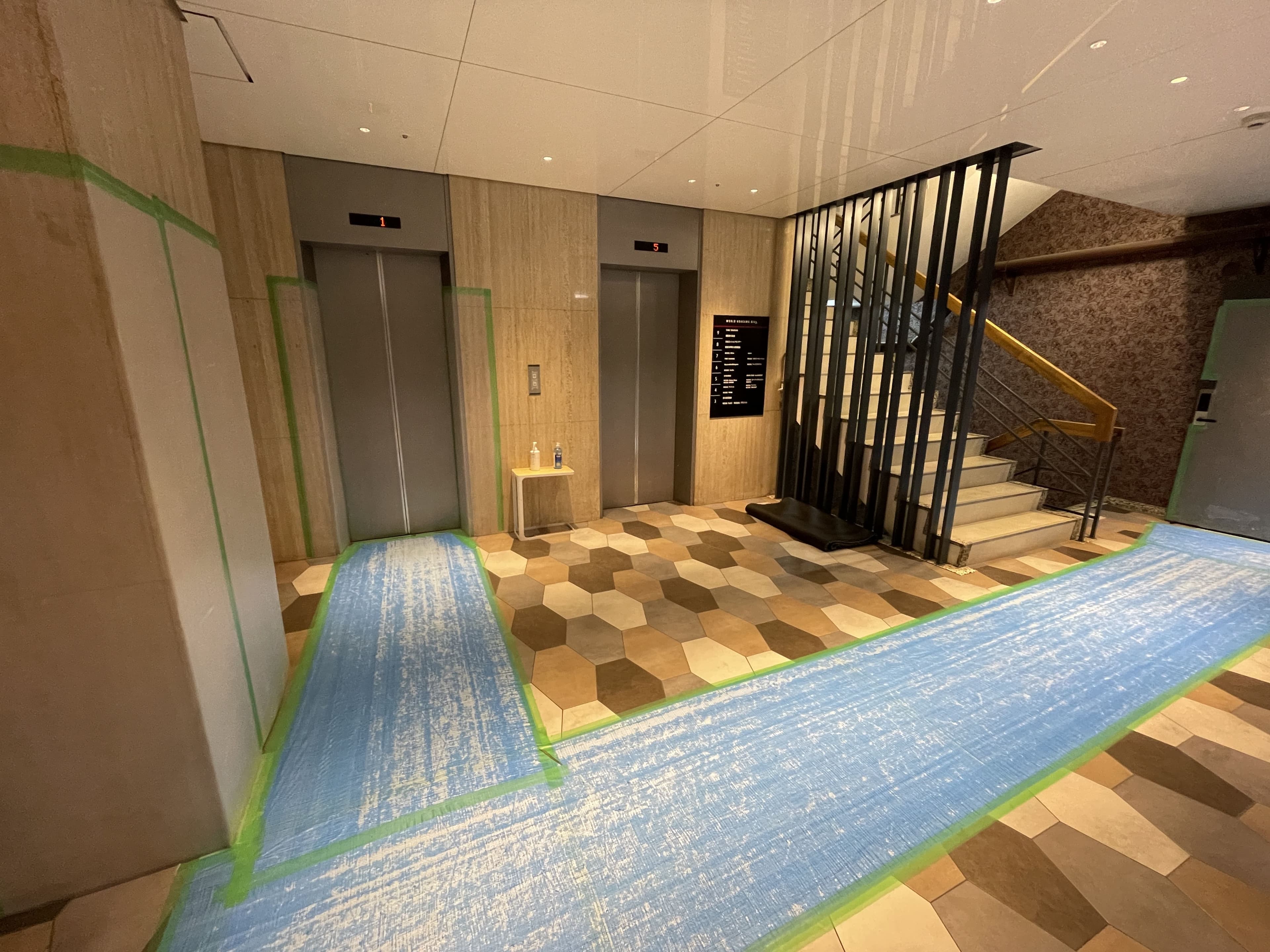 搬入出がある場合は必ず養生してください - TIME SHARING 渋谷ワールド宇田川ビル7Aの写真