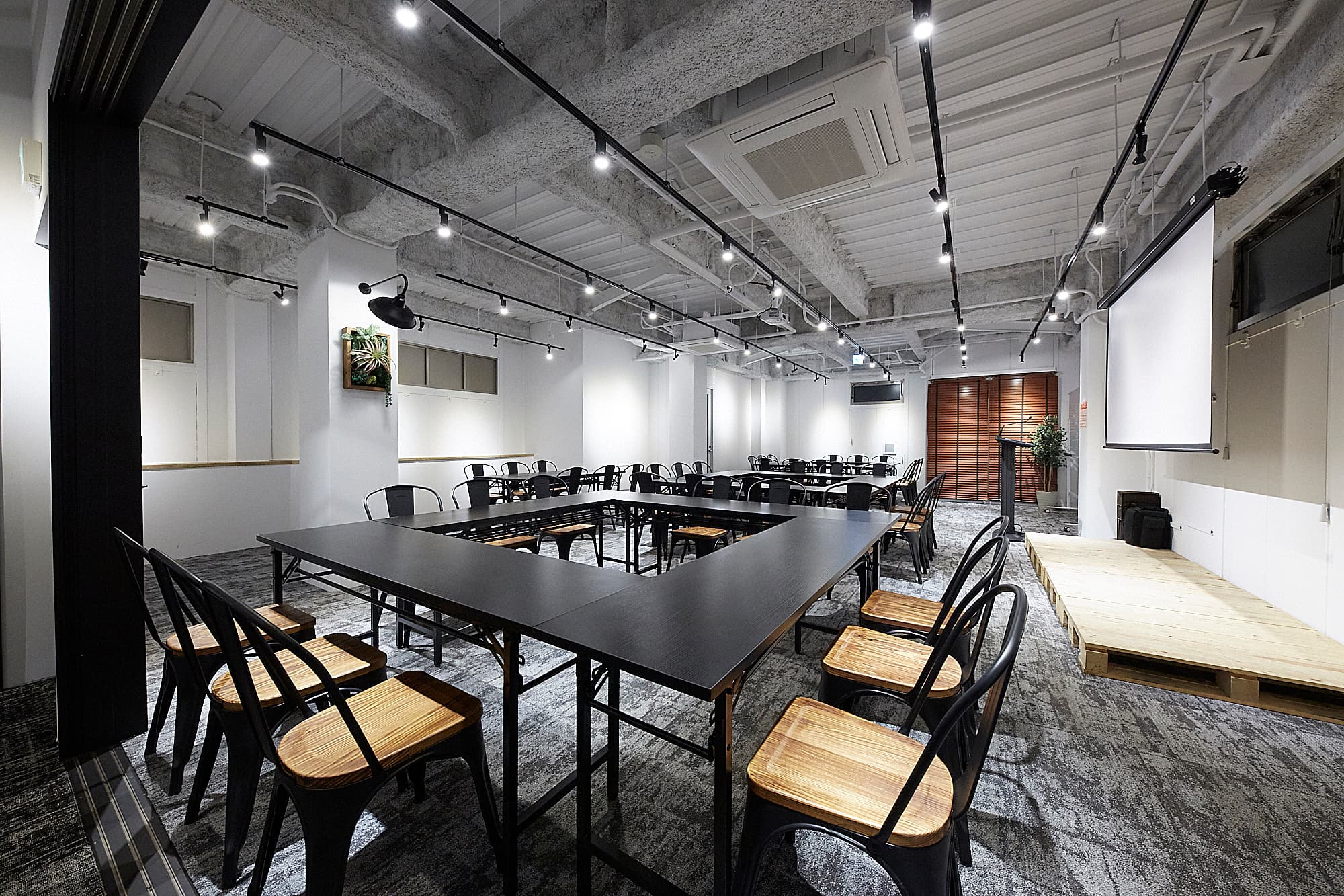 いつもとは違う雰囲気での会議,セミナーや、半立食形式での懇親会にも最適です