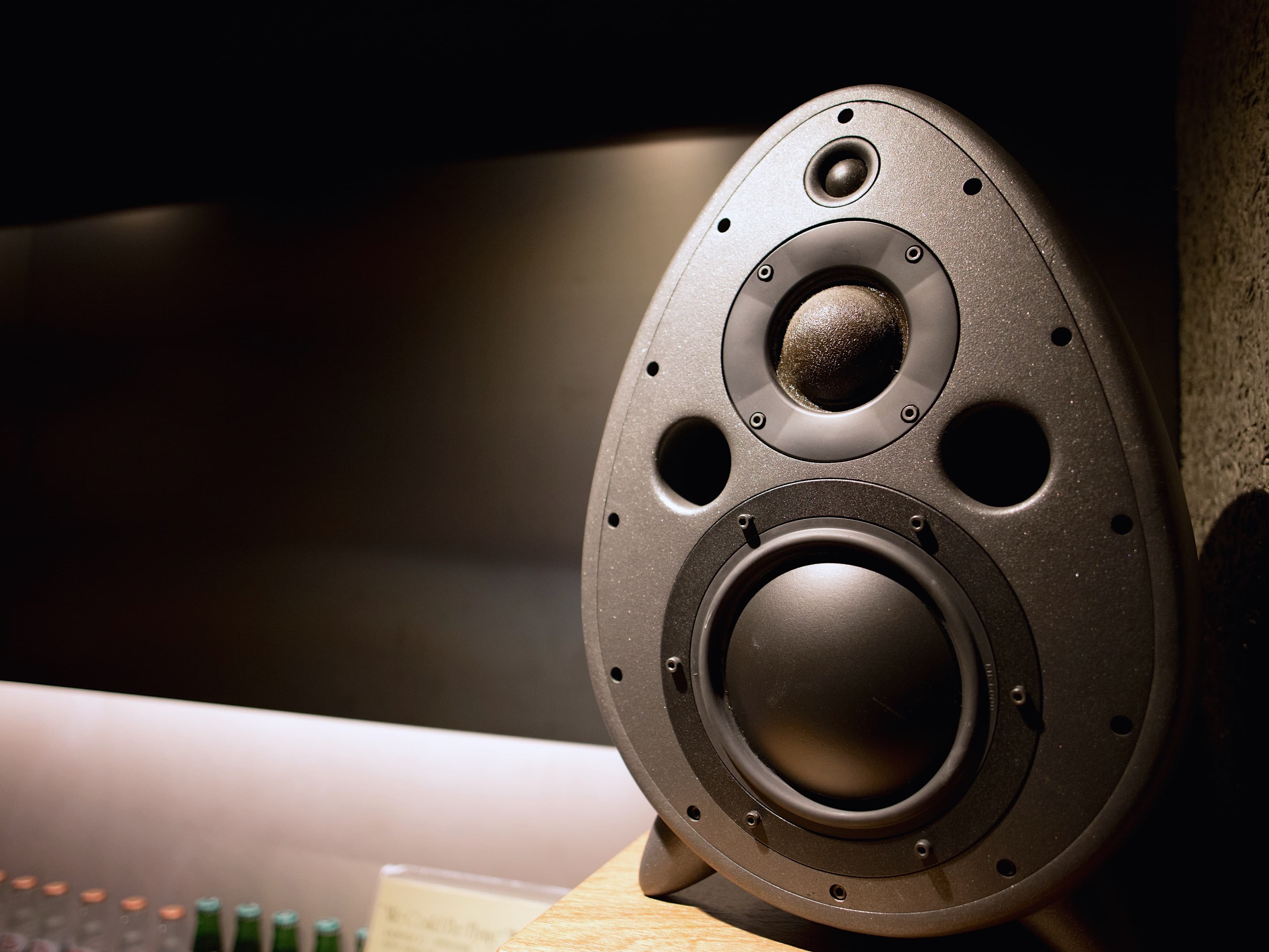 SPEAKER2